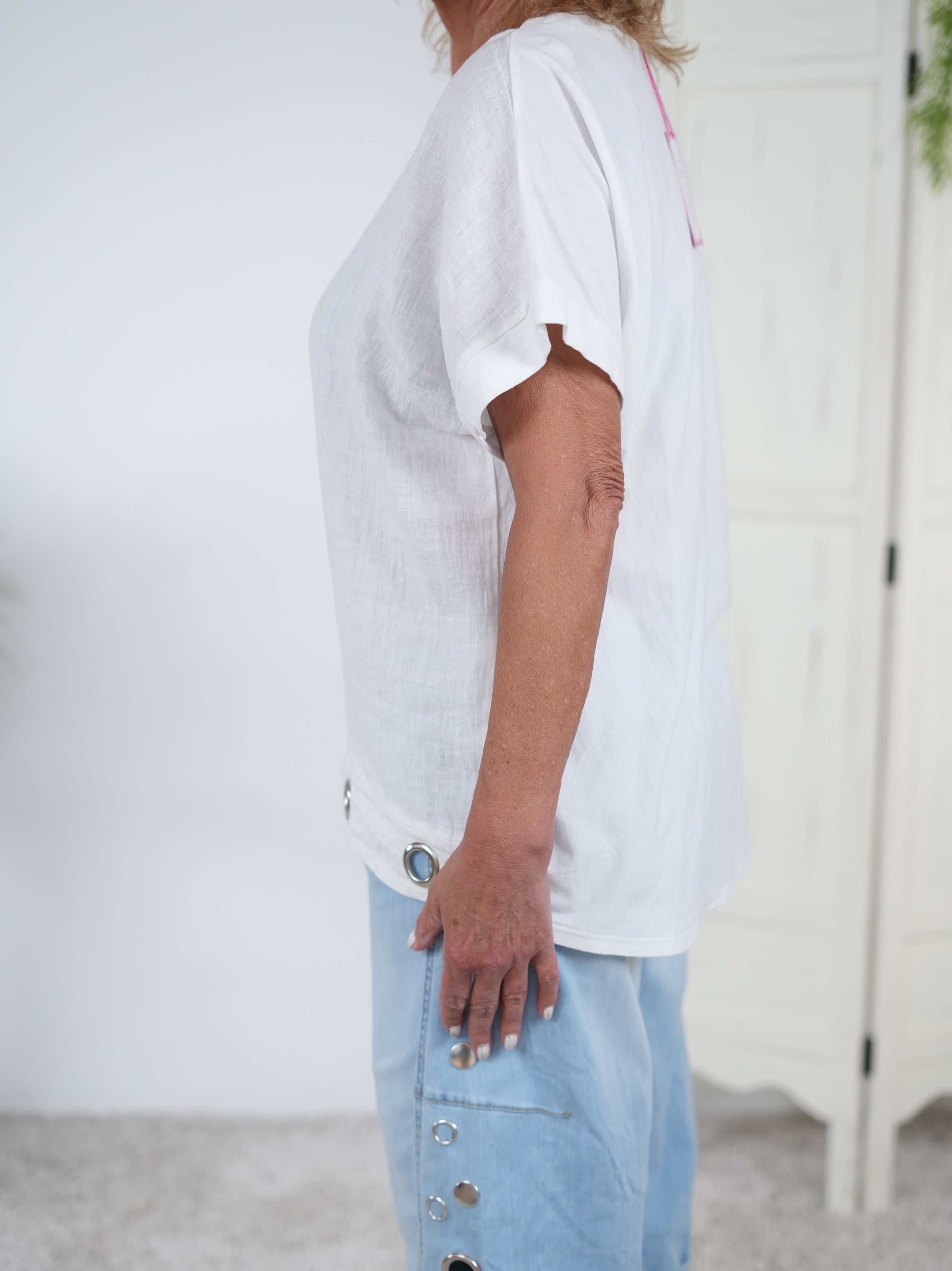 gerade geschnittenes Leinen Shirt mit Ösen am Abschluss
