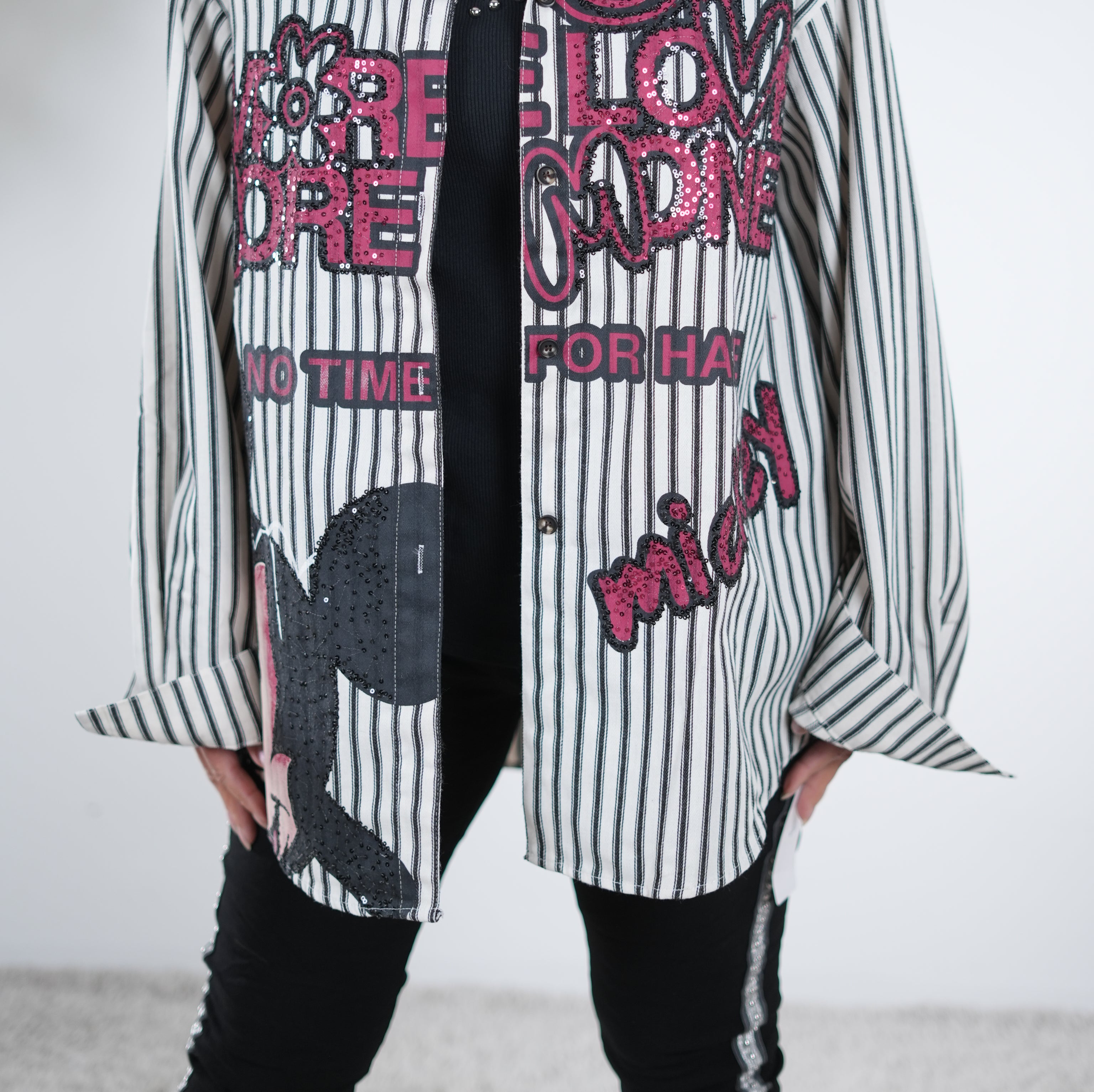 gestreifte Hemdbluse mit Pailletten verziert