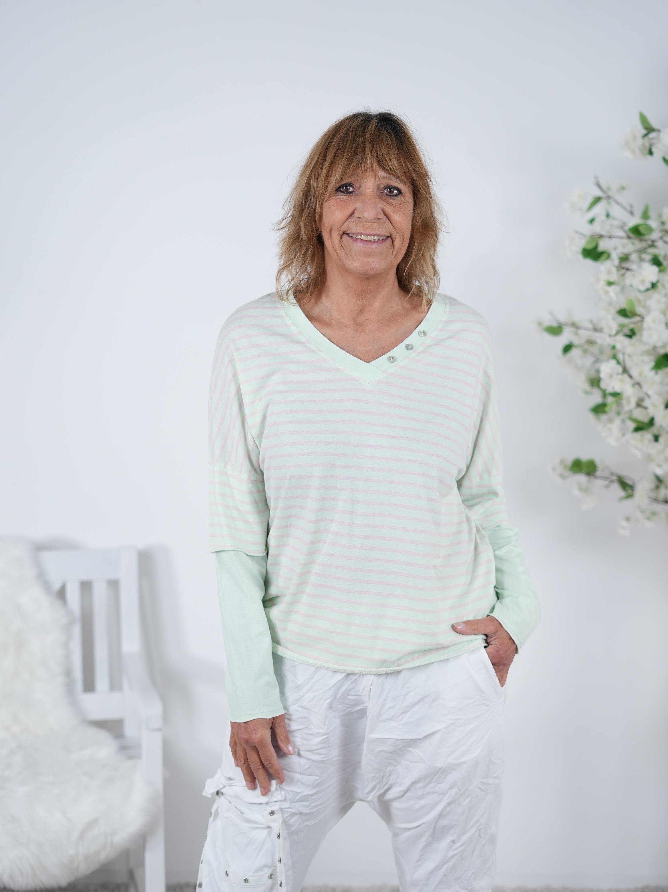 gestreiftes Shirt mit V-Ausschnitt One Size (ca Gr. 38-42) Mint