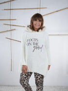 Grob-Strickpulli mit Kapuze