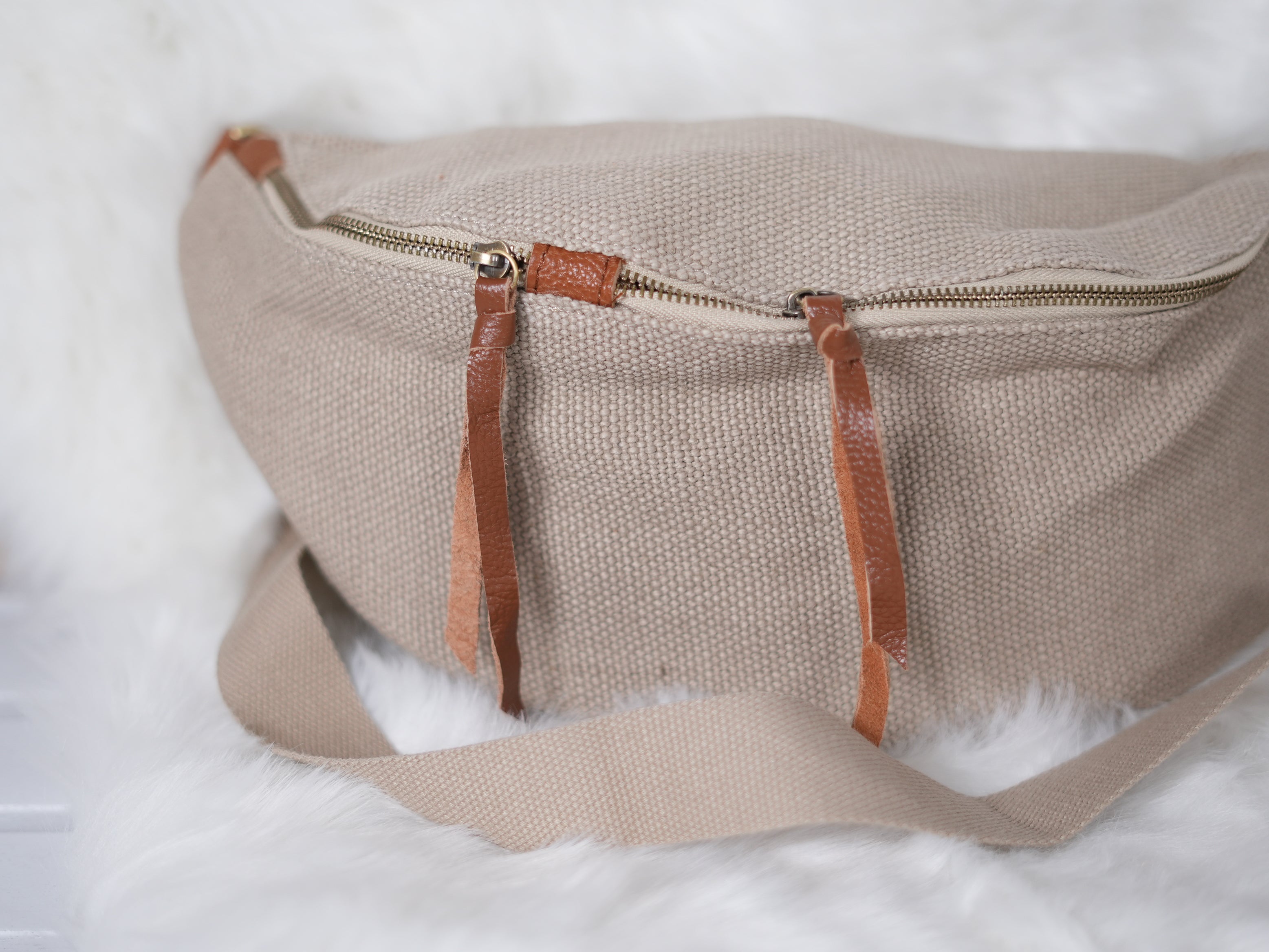 Große Crossbag mit Plüschtier