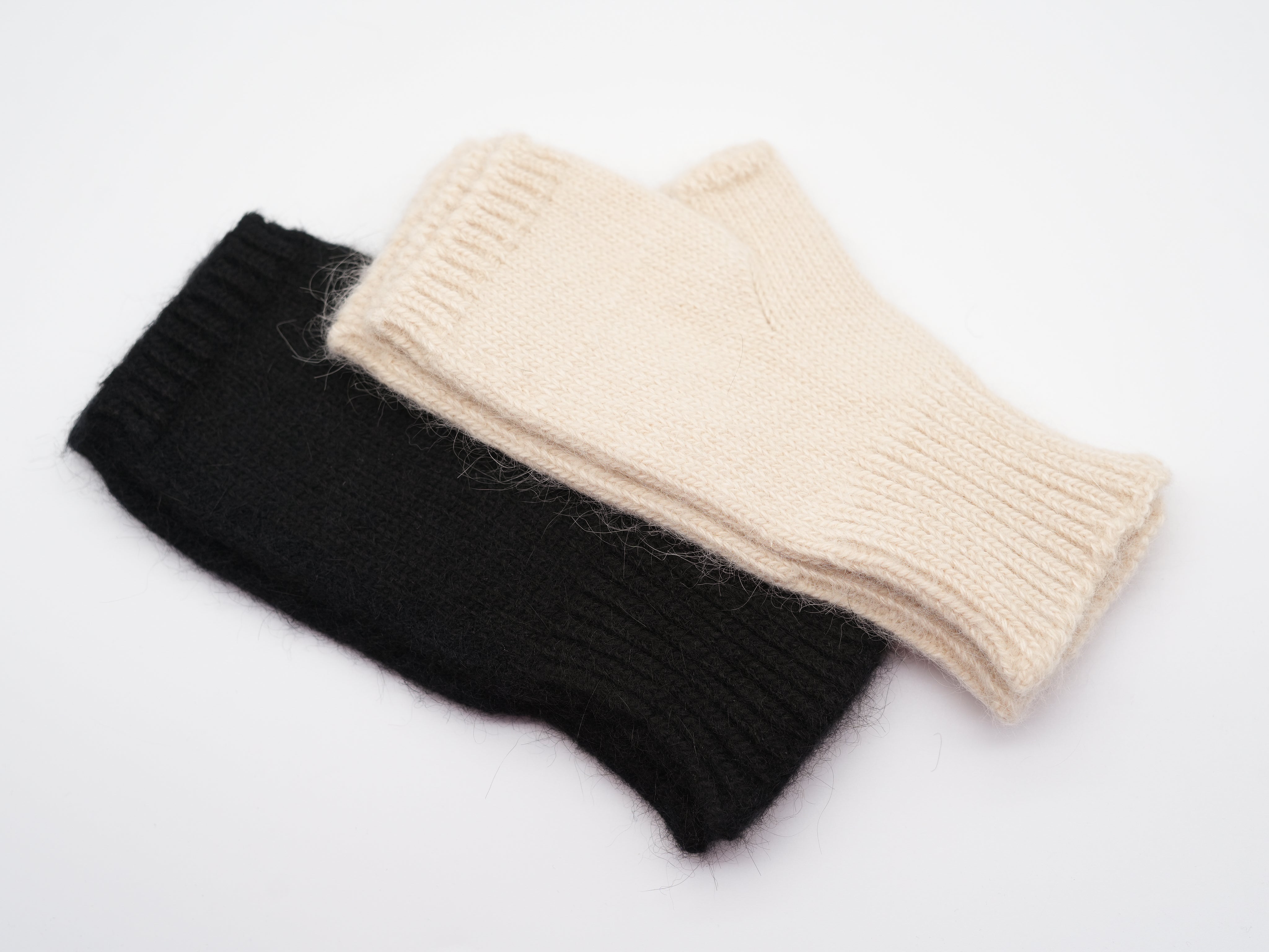 Flauschige Handstulpe aus Viskose. Bietet Bewegungsfreiheit und fühlt sich angenehm auf der Haut an.