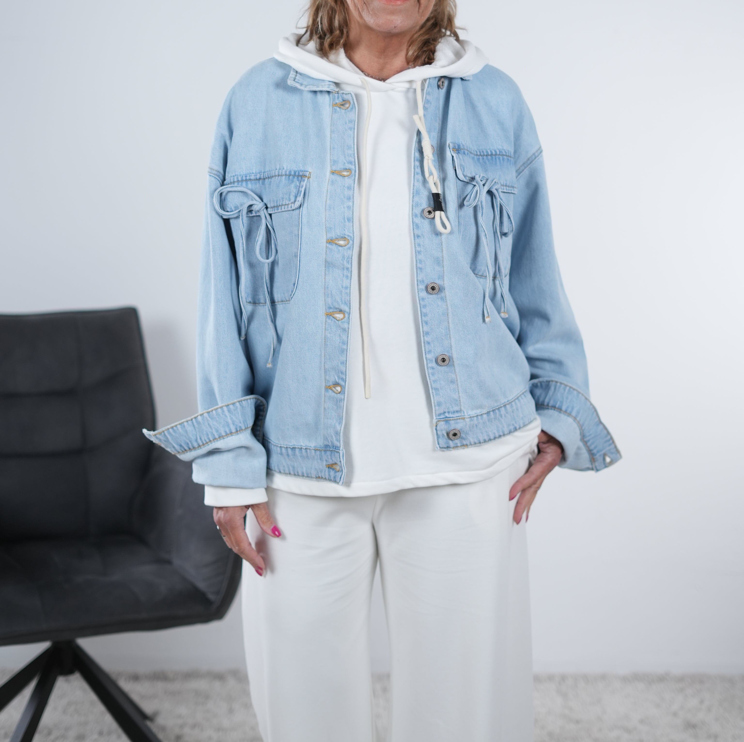 Jeans Jacke mit Bändchen