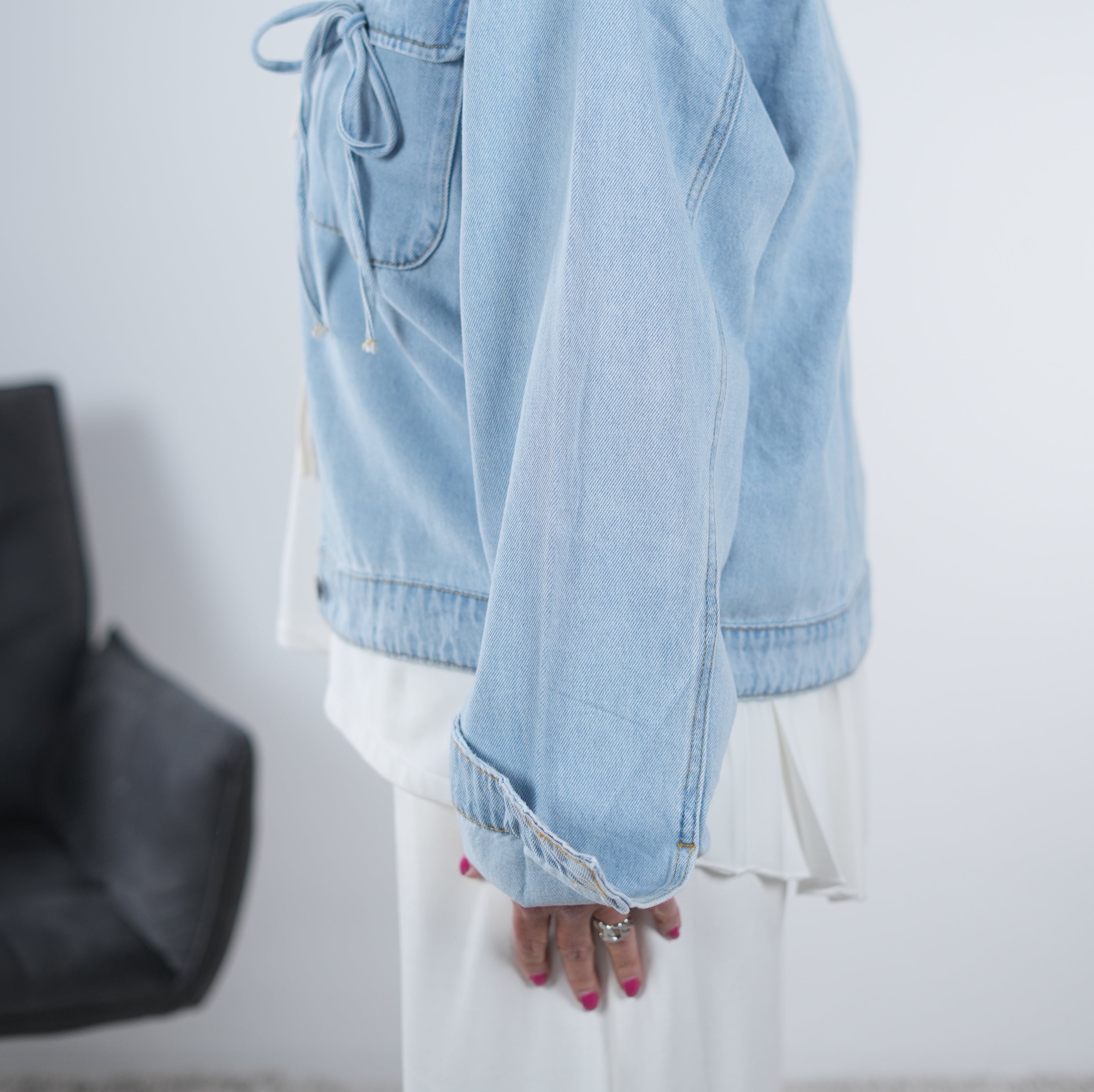 Jeans Jacke mit Bändchen