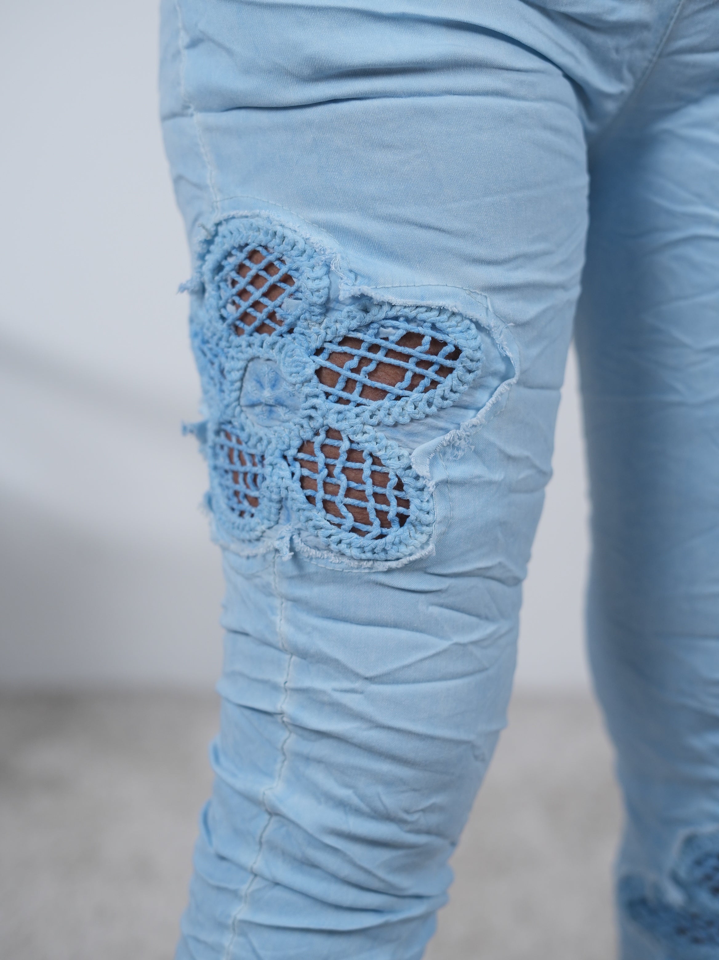 Jogpant mit Häkeleinsatz