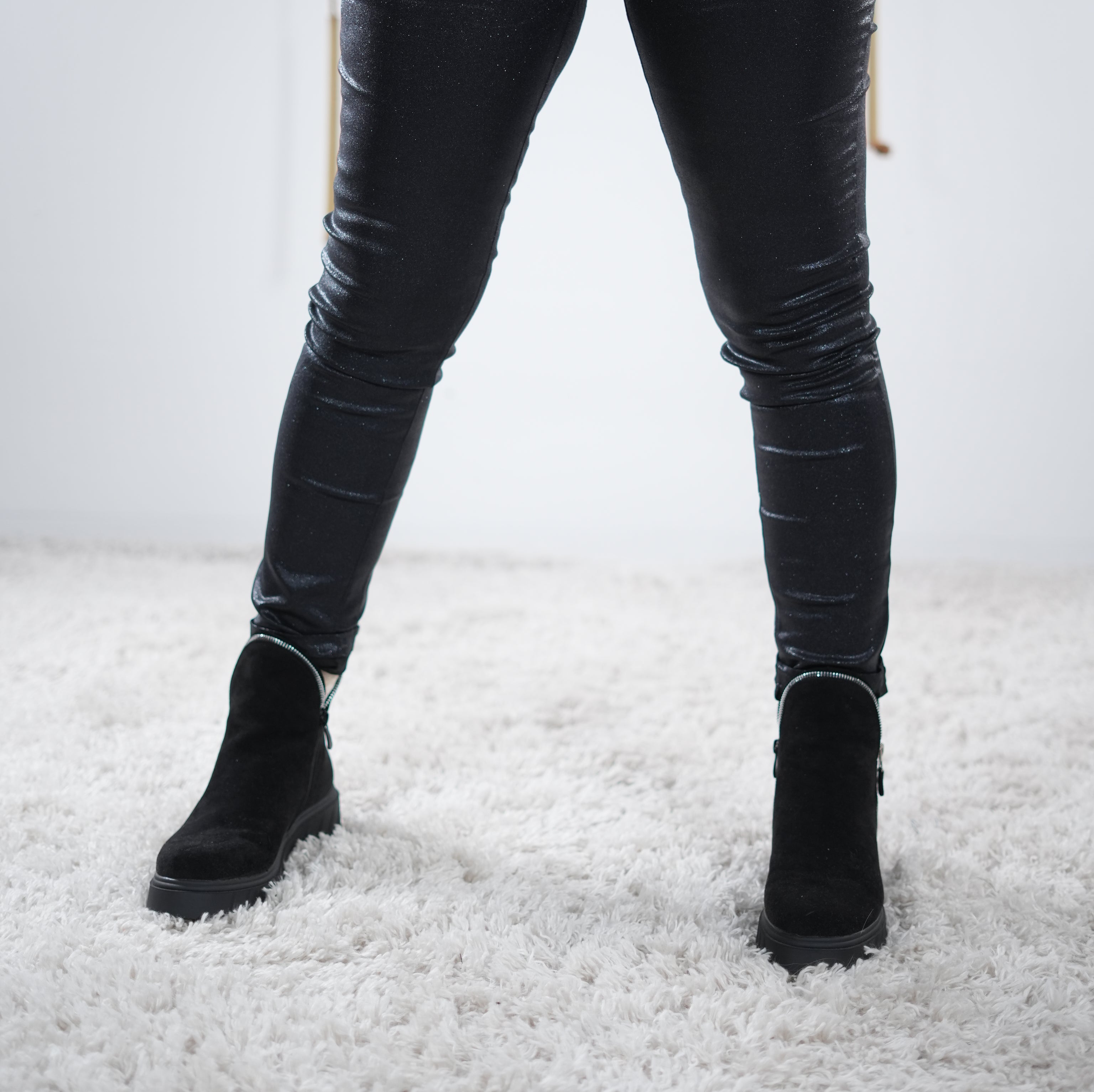 Kunstlederjogpant mit Glitzer Print