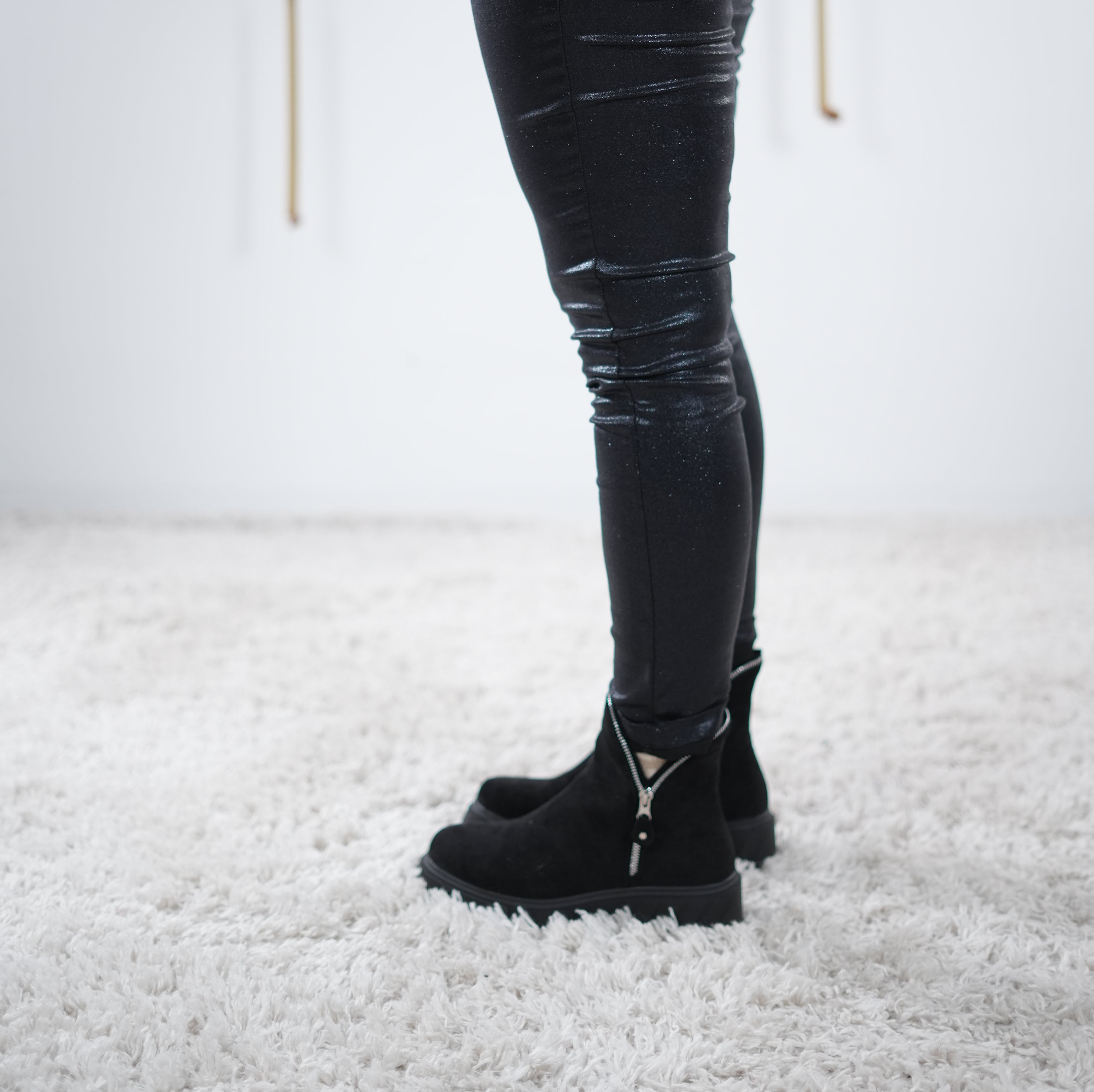 Kunstlederjogpant mit Glitzer Print