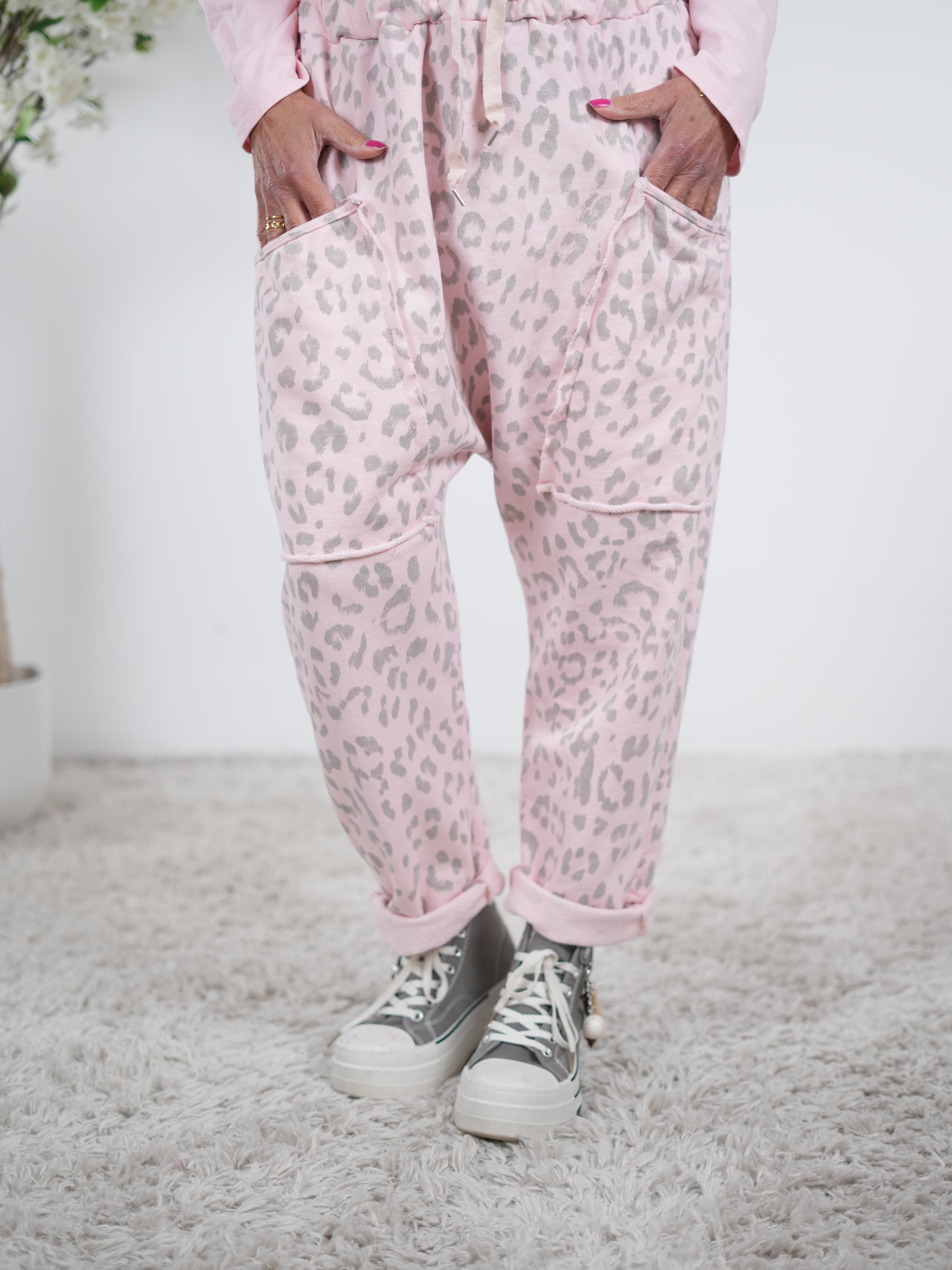 lässige Baggy im Leo Look One Size (ca Gr. 40 "oversize"-46) Rosa