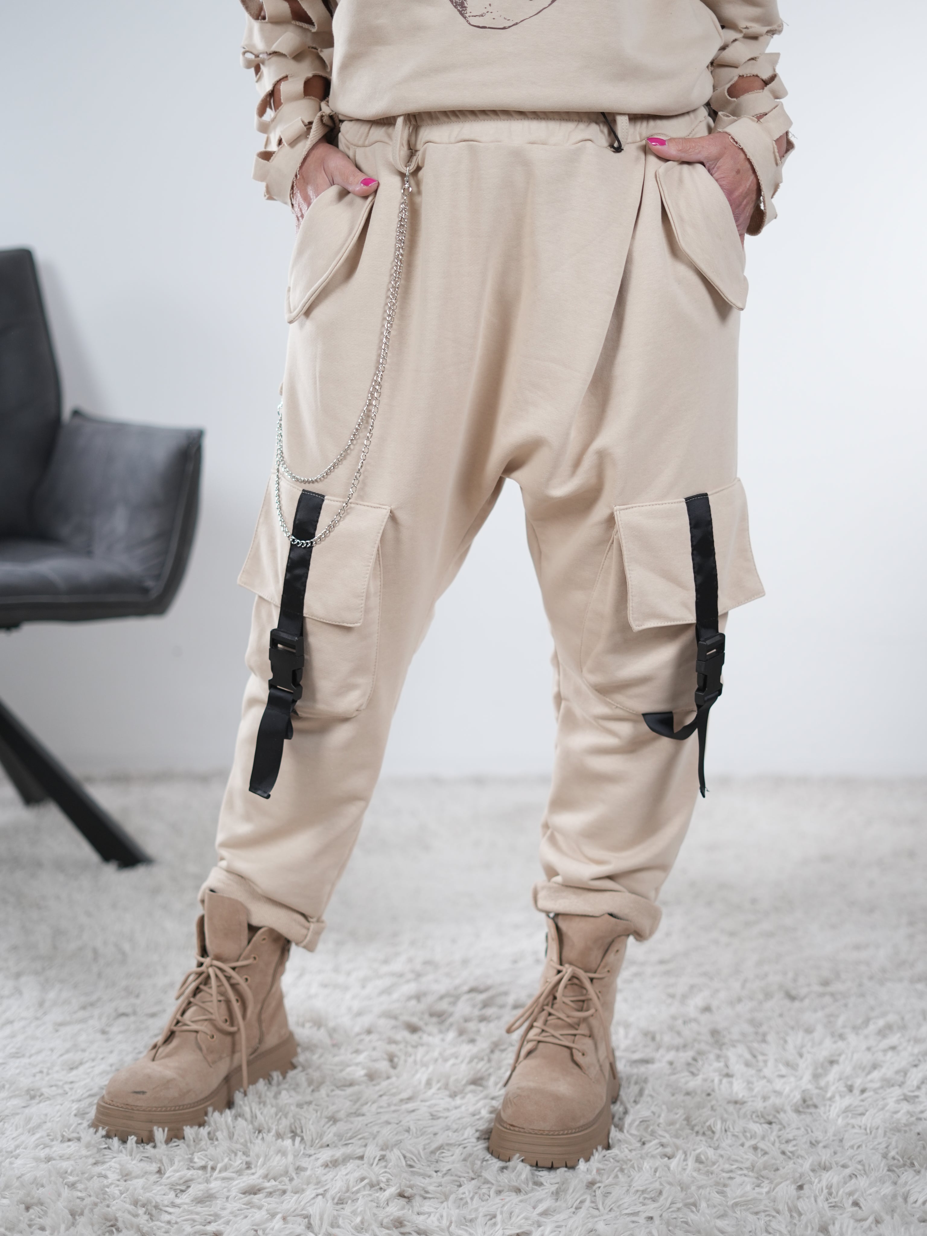 Lässige Baggy mit Cargotaschen One Size (ca Gr. 40 "oversize"-46) Beige