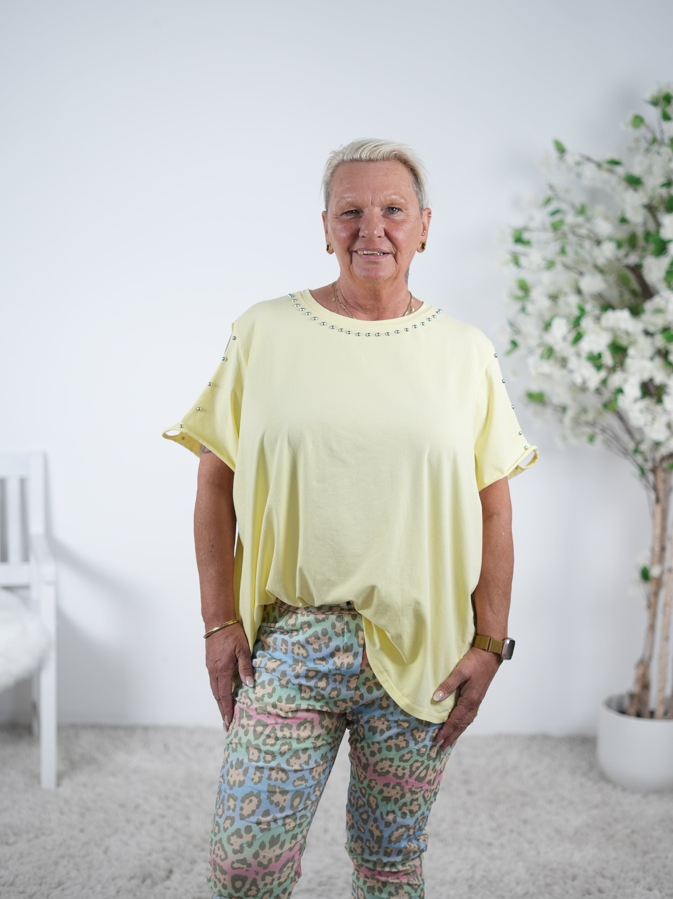 Lässiges Shirt mit Nieten verziert One Size (ca Größe 38-44) Gelb