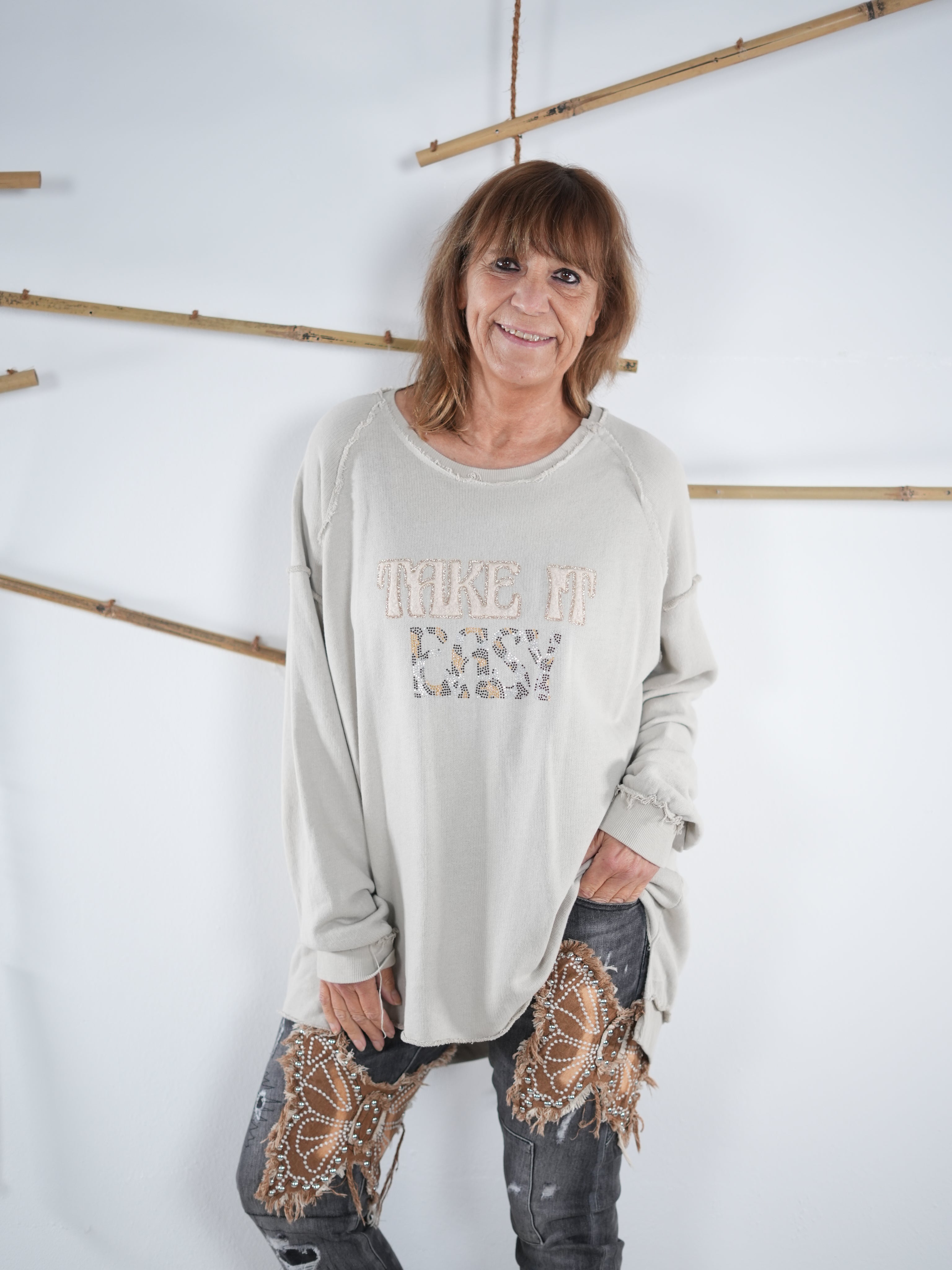 Vokuhila Sweaty mit Außennähten locker präsentiert von Marion. In beige