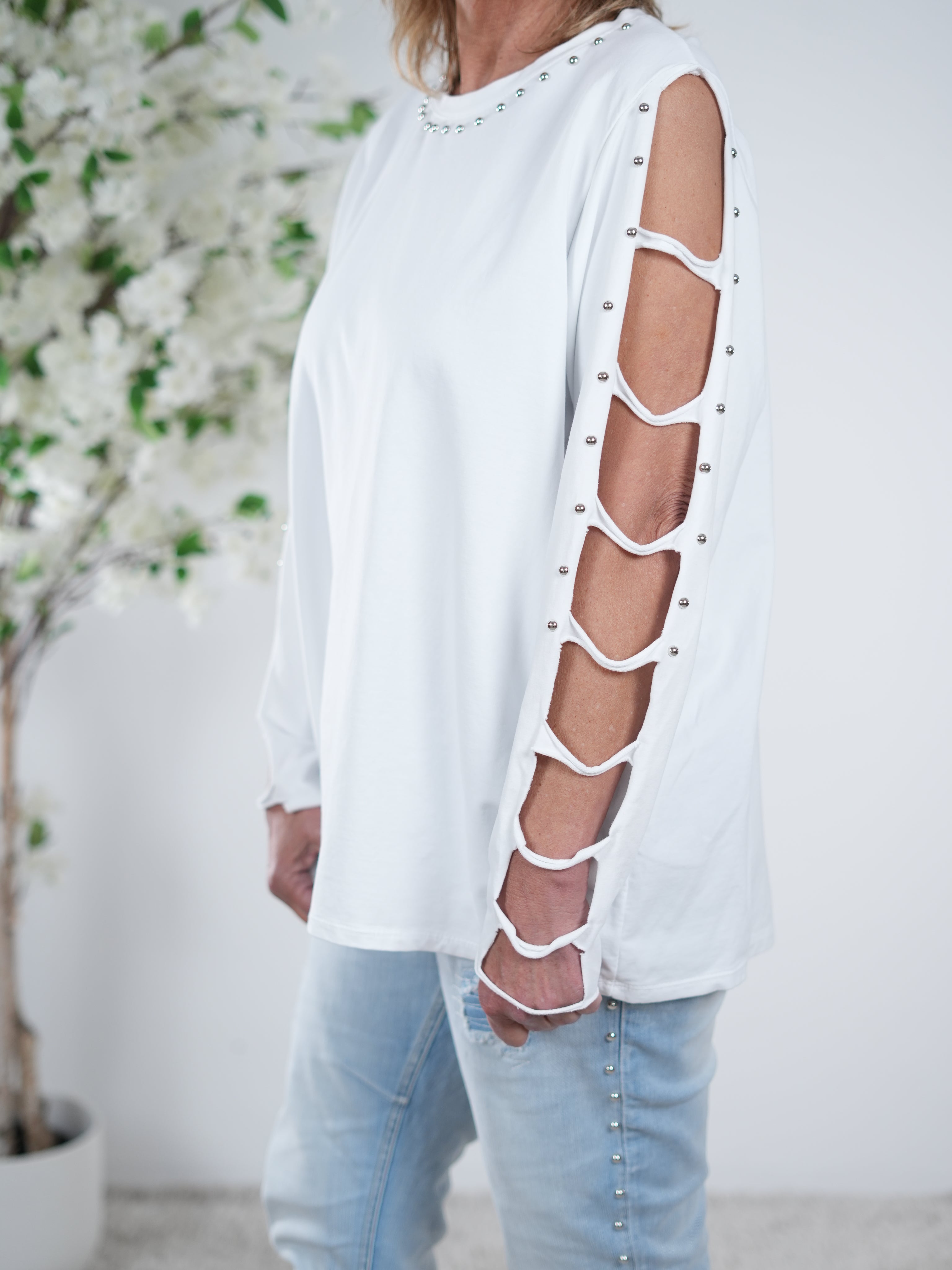 langarm Shirt mit Nieten und Cut Outs