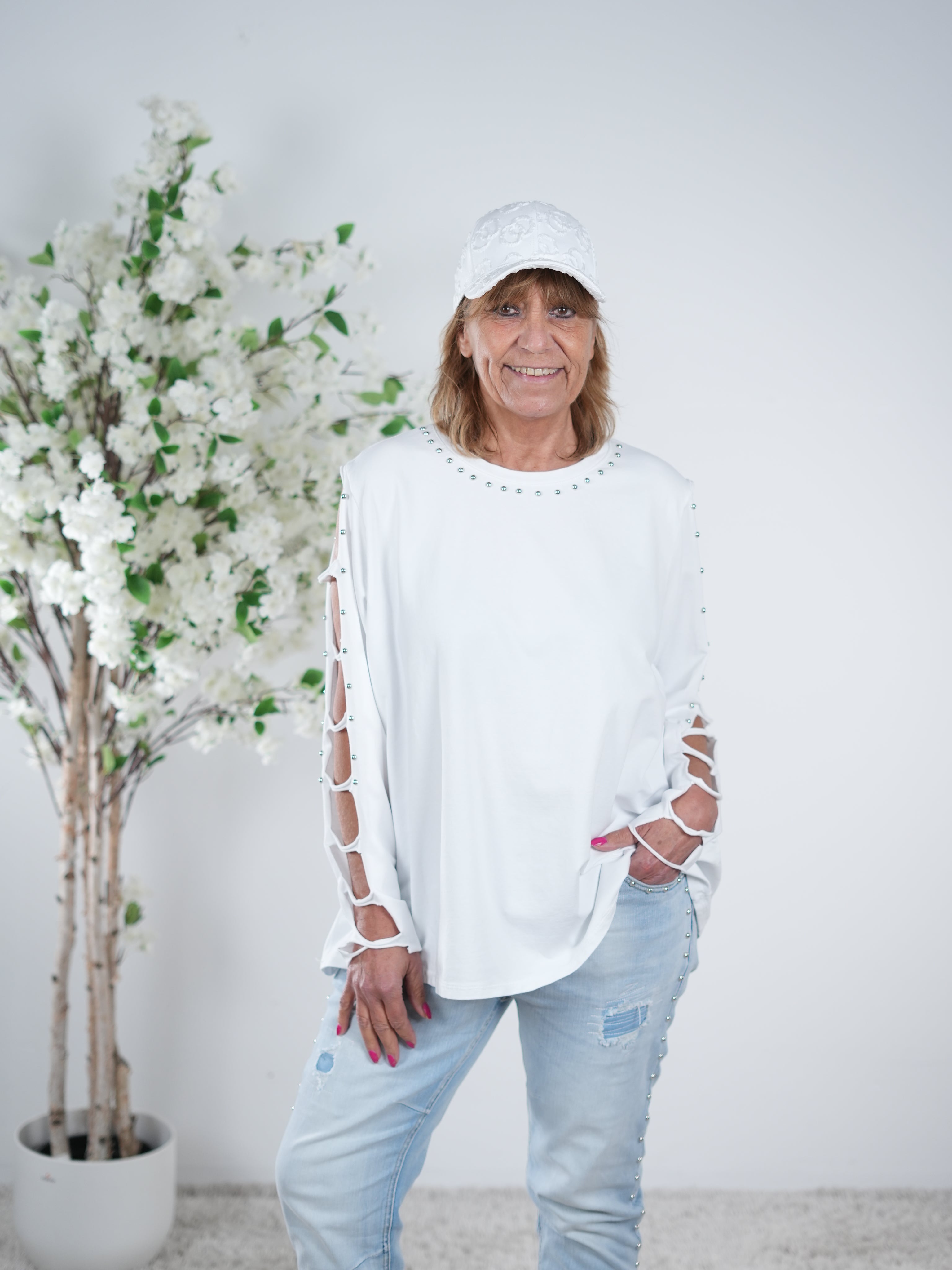 langarm Shirt mit Nieten und Cut Outs One Size (ca Größe 40-44) Weiß