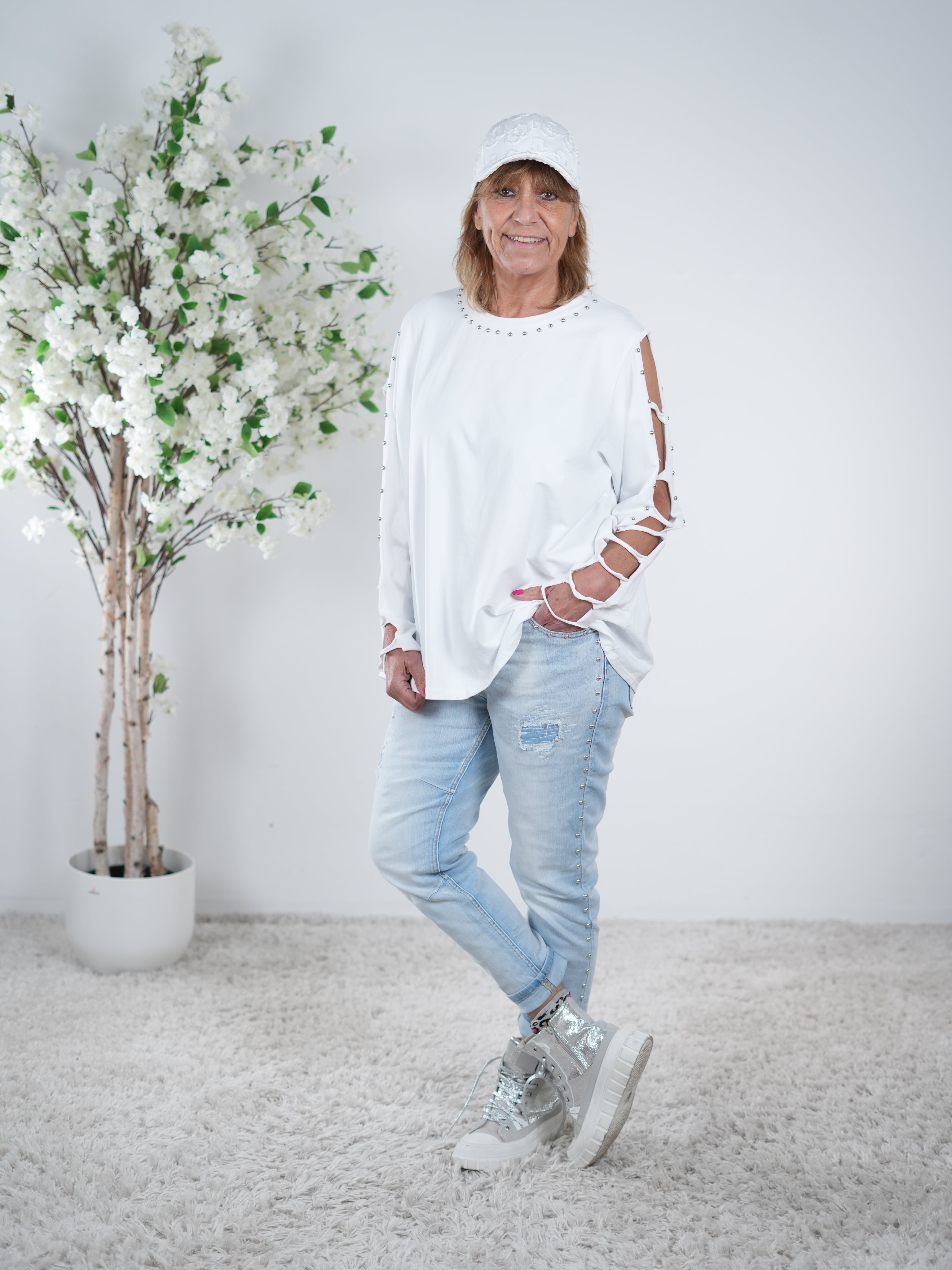 langarm Shirt mit Nieten und Cut Outs