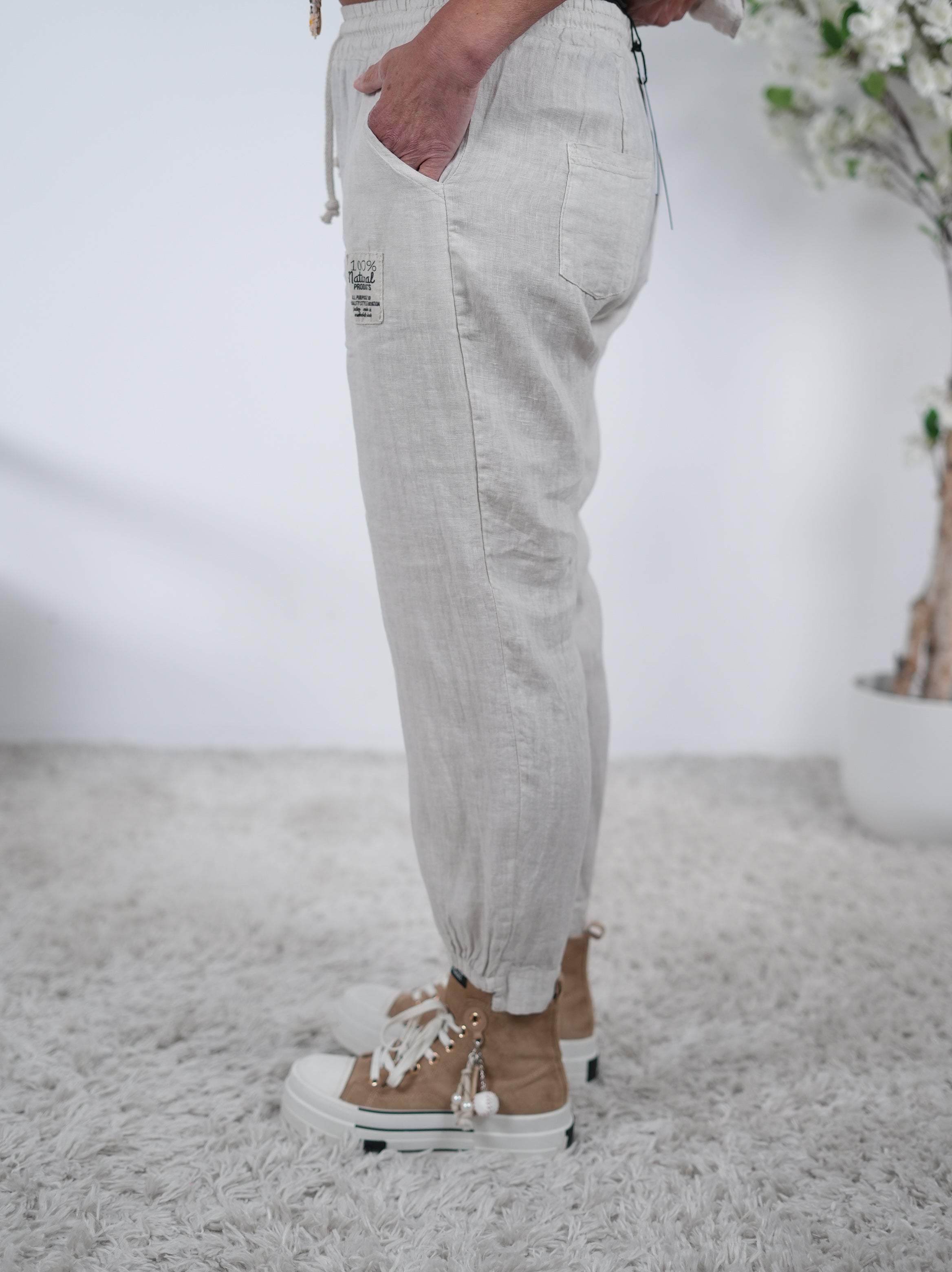 Luftige Leinen Pants mit Gummibund am Beinabschluss