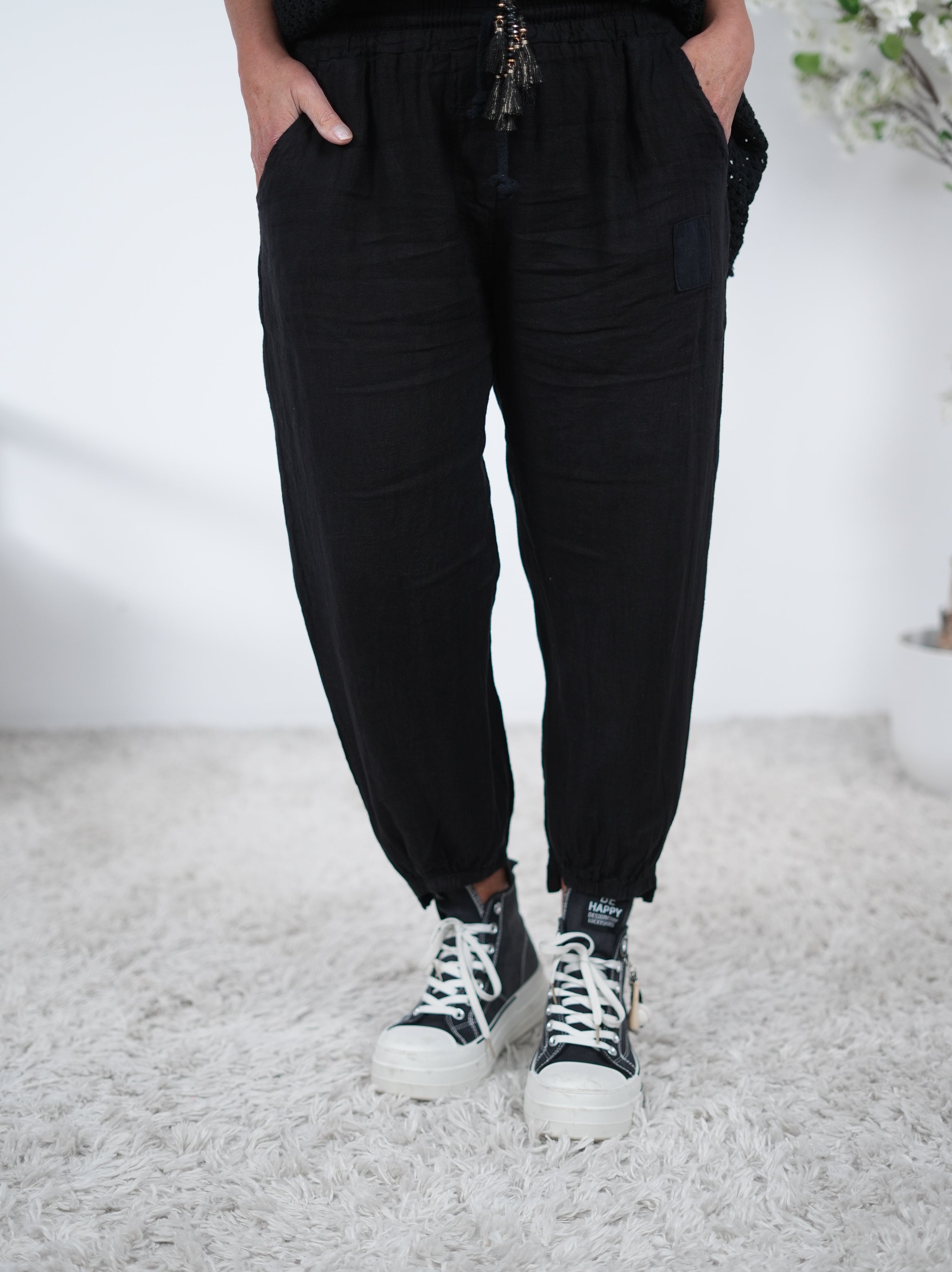 Luftige Leinen Pants mit Gummibund am Beinabschluss Einheitsgröße (ca Gr. 38-42) Schwarz
