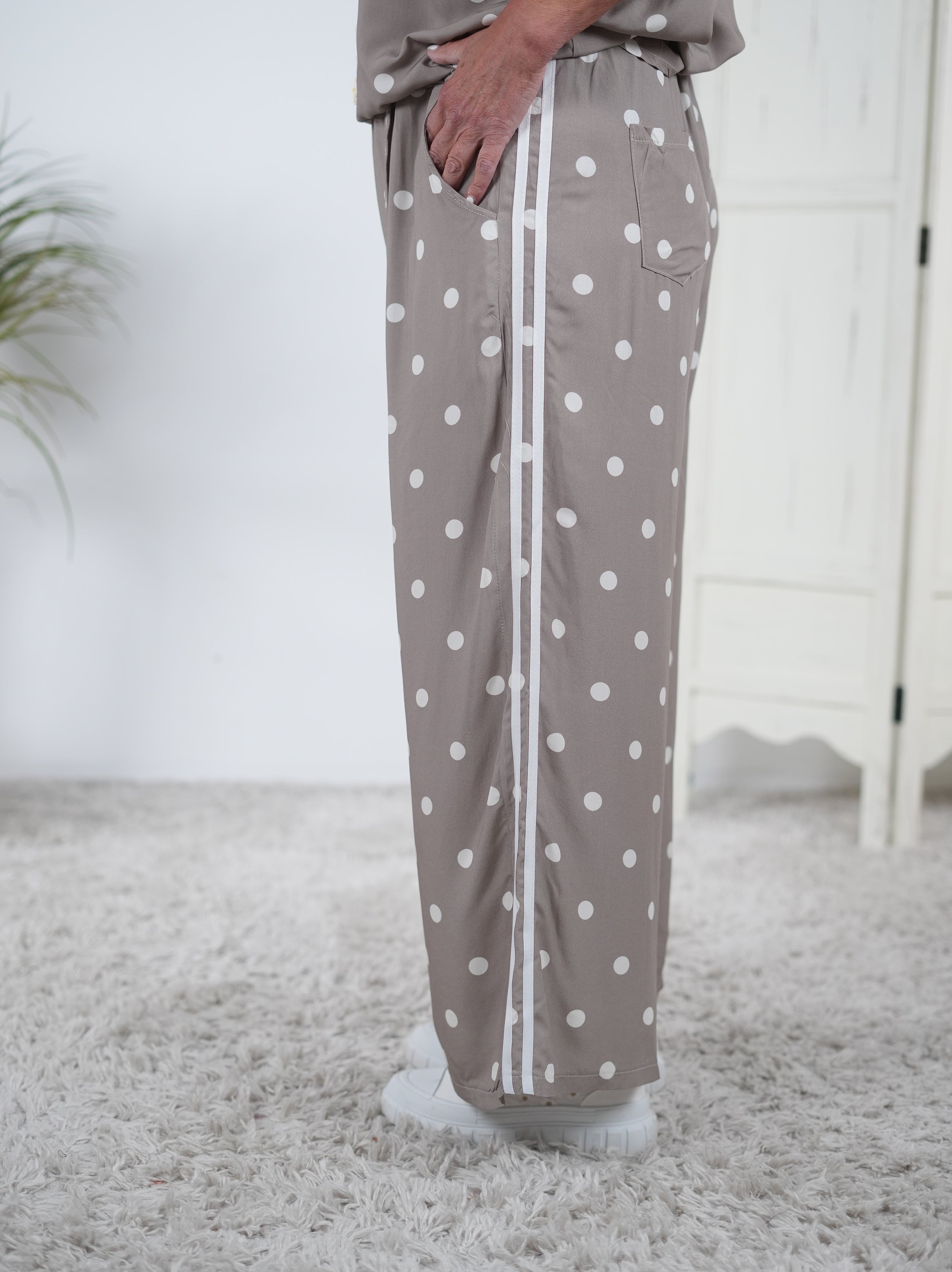 Leichte Marlene Hose im Dot Design