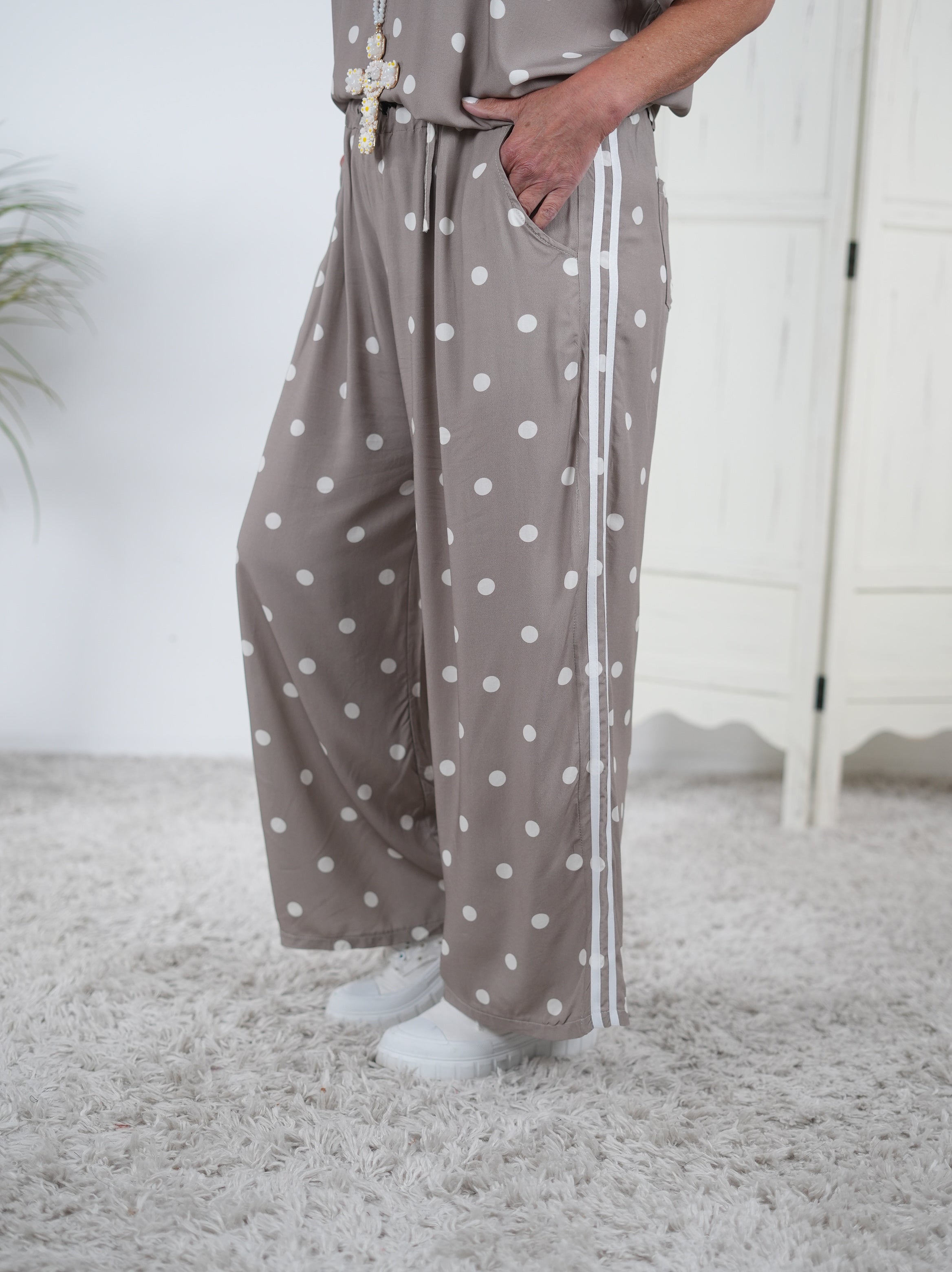 Leichte Marlene Hose im Dot Design