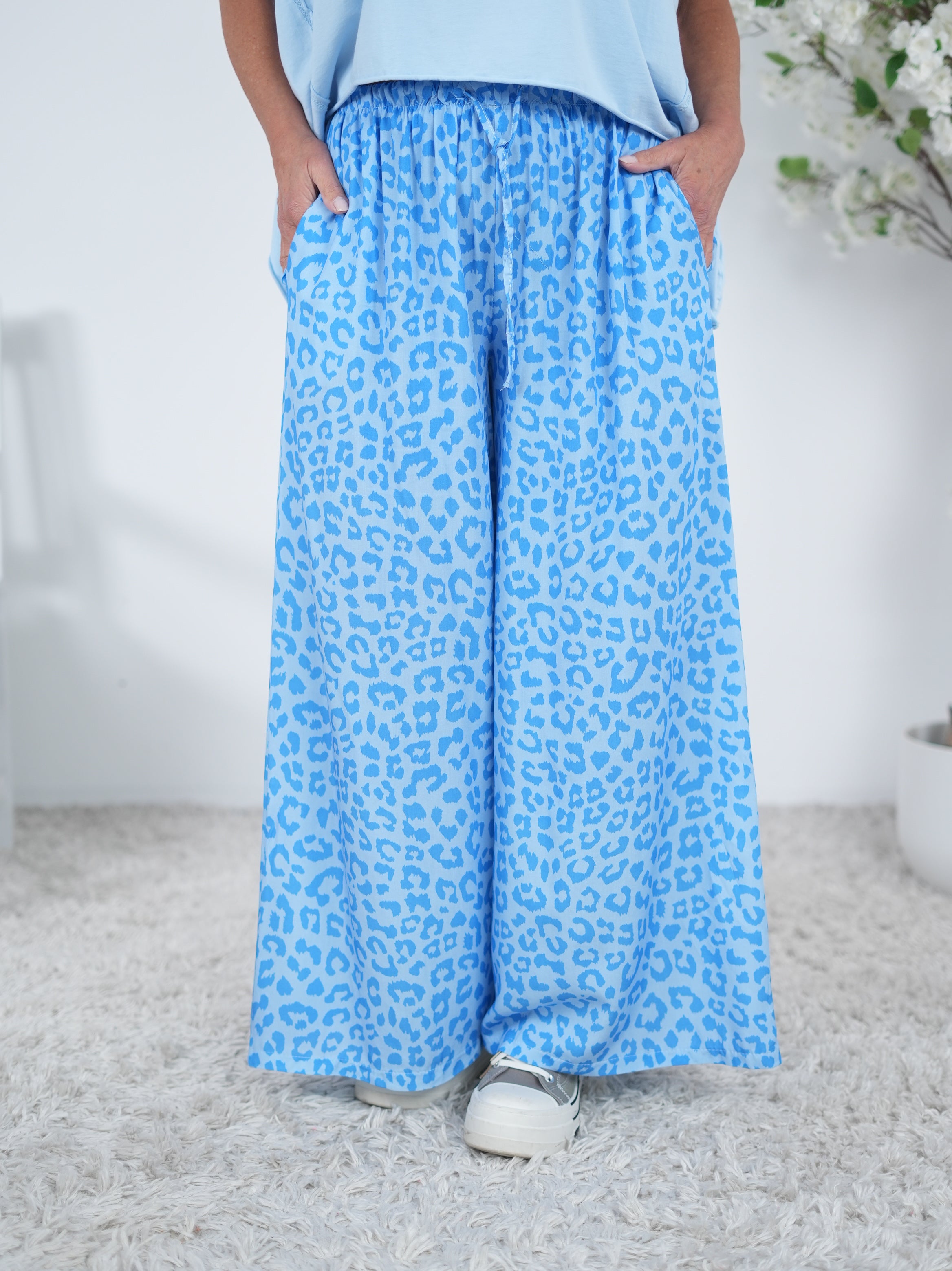leichte Marlene Hose im Leo Look Einheitsgröße (ca Gr. 38-44) Blau