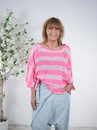 leichter, gestreifter Strickpulli mit Außennähten