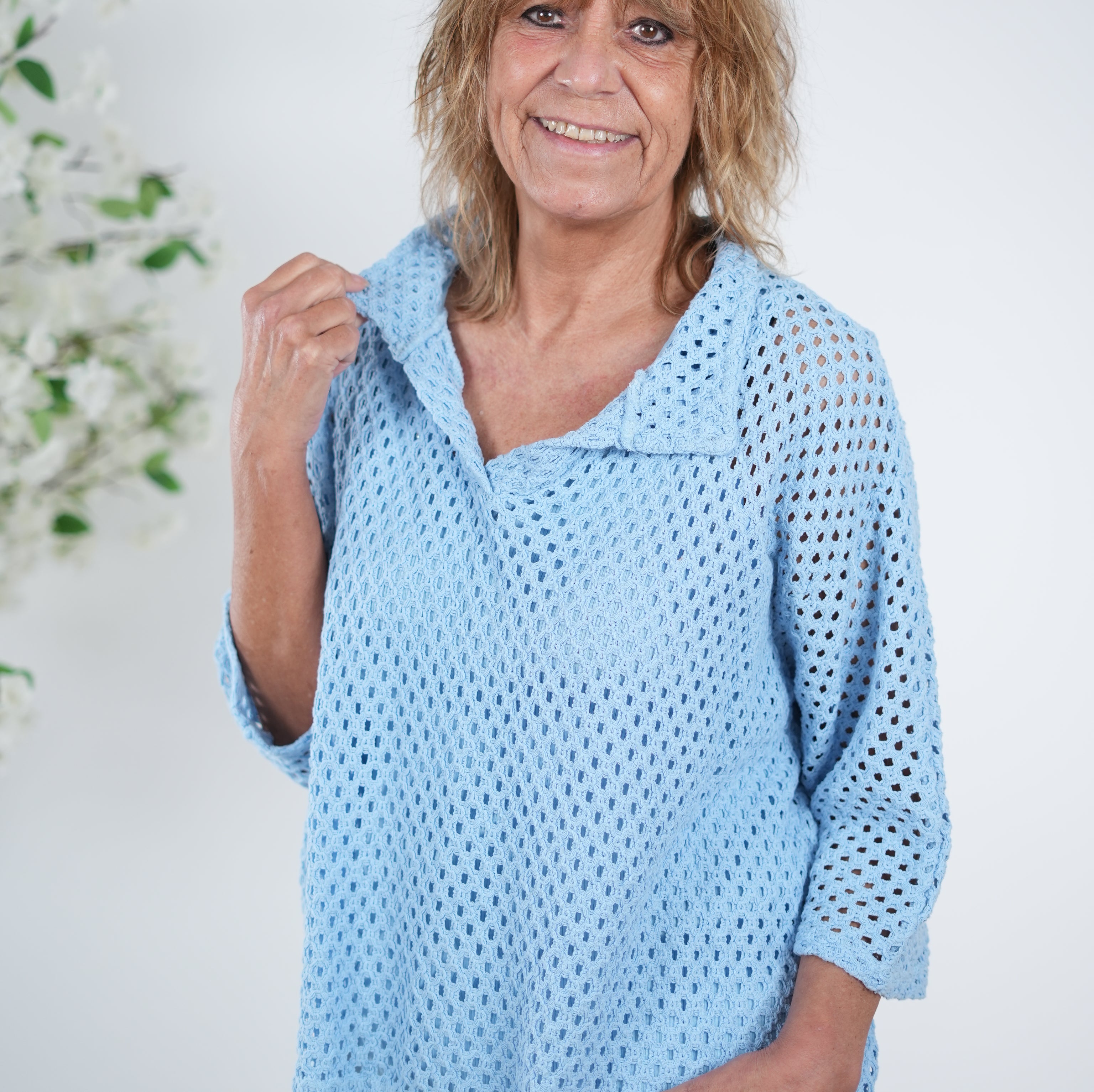 leichter Häkelpulli mit V-Ausschnitt