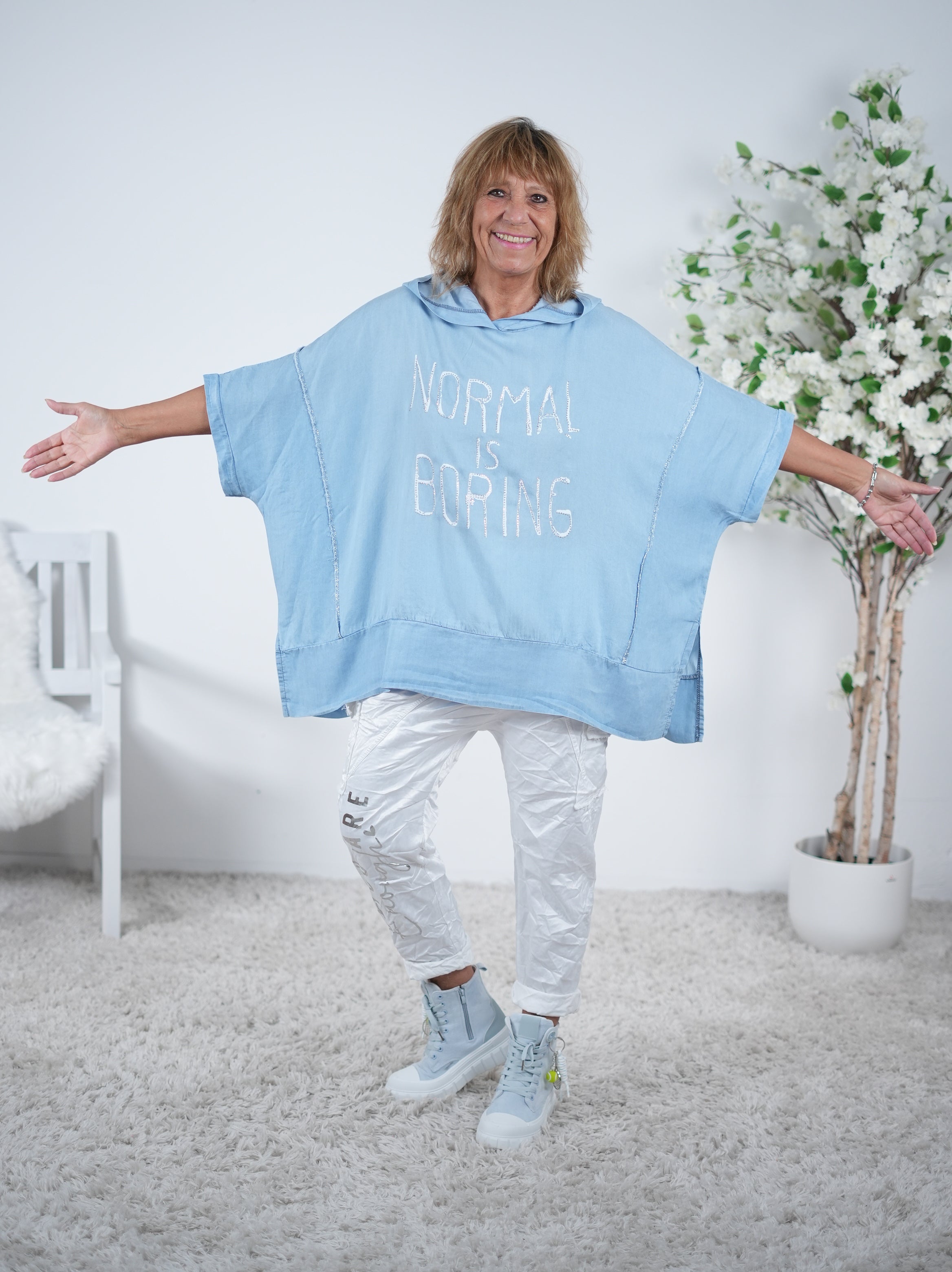 Leichter Hoody im Jeans Look mit Schriftzug