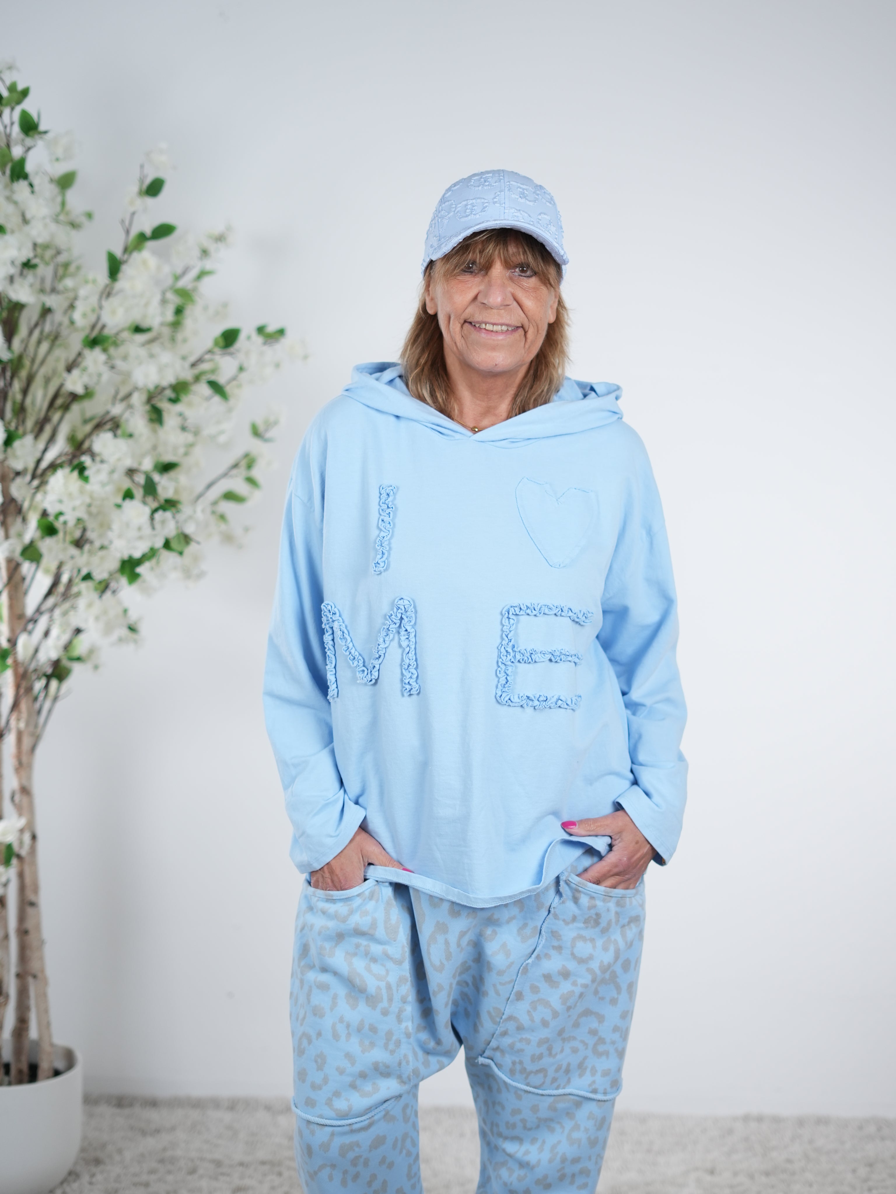 leichter Hoody mit Patches One Size (ca Größe 38 "oversize"-44) Blau