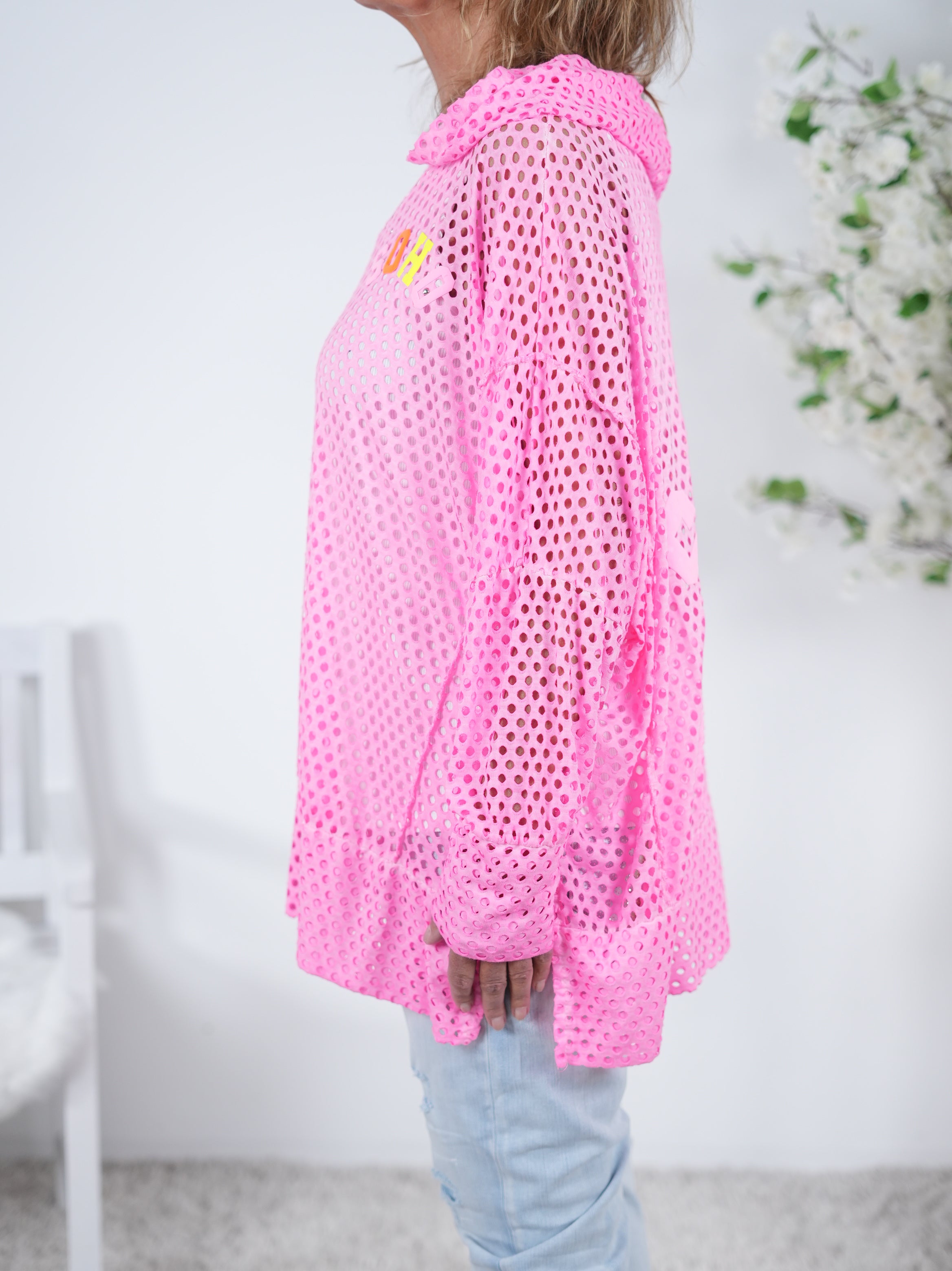 Leichter Netz Hoody mit bunten Buchstaben