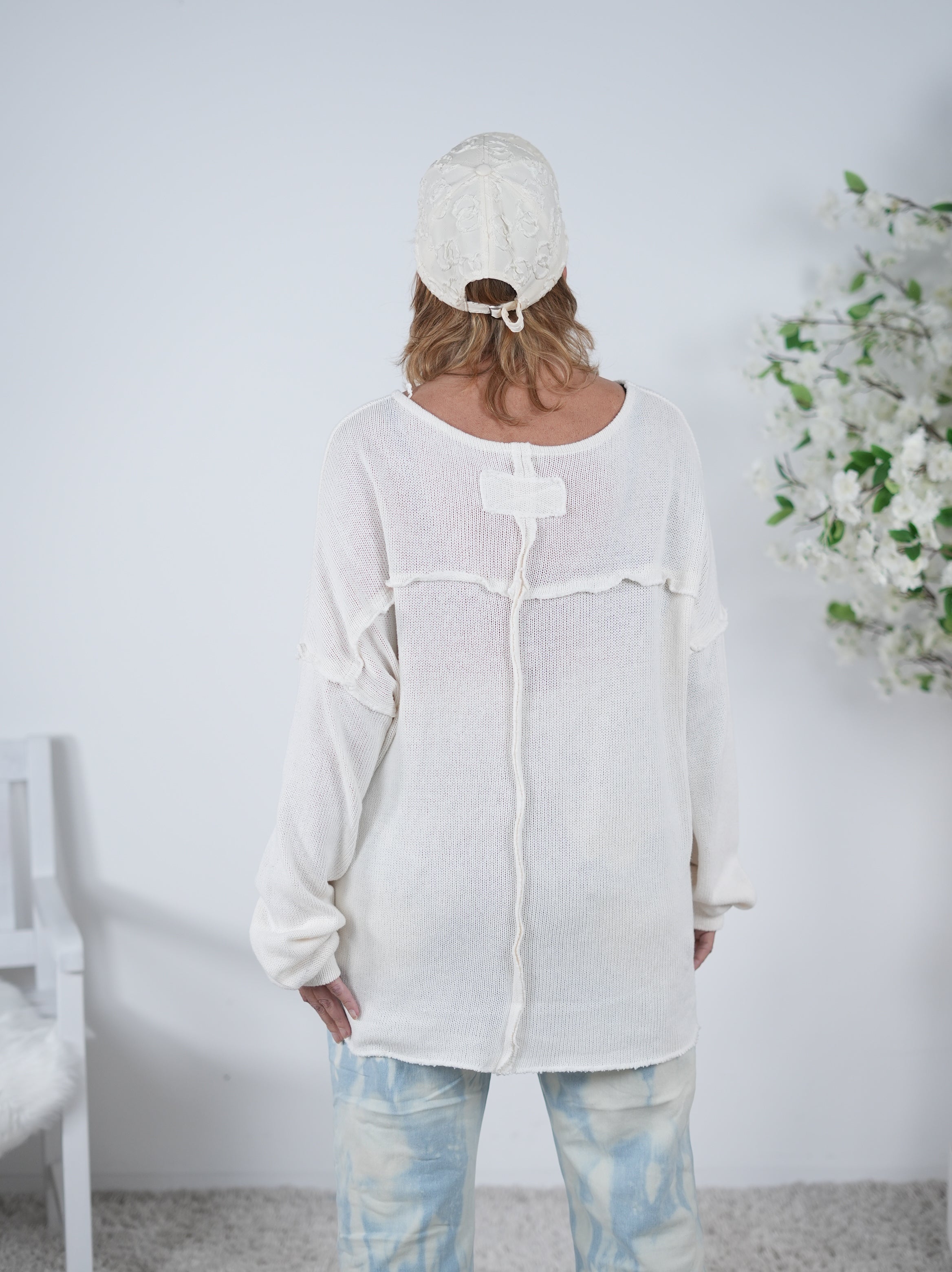 Leichter Strickpulli im "Vokuhila" Schnitt