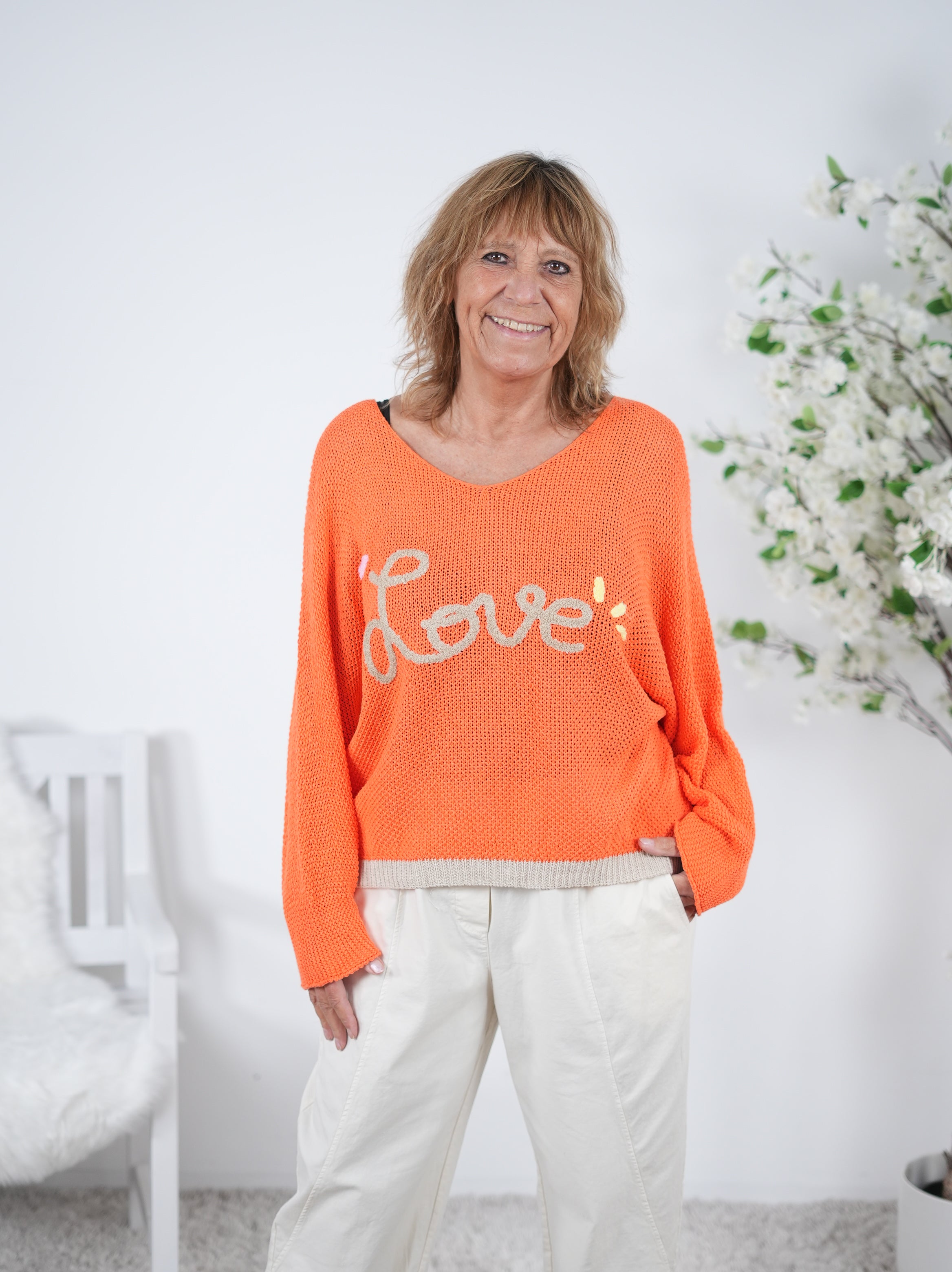 leichter Strickpulli mit "Love" Schriftzug Einheitsgröße (ca Gr. 38 "oversize"-44) Orange