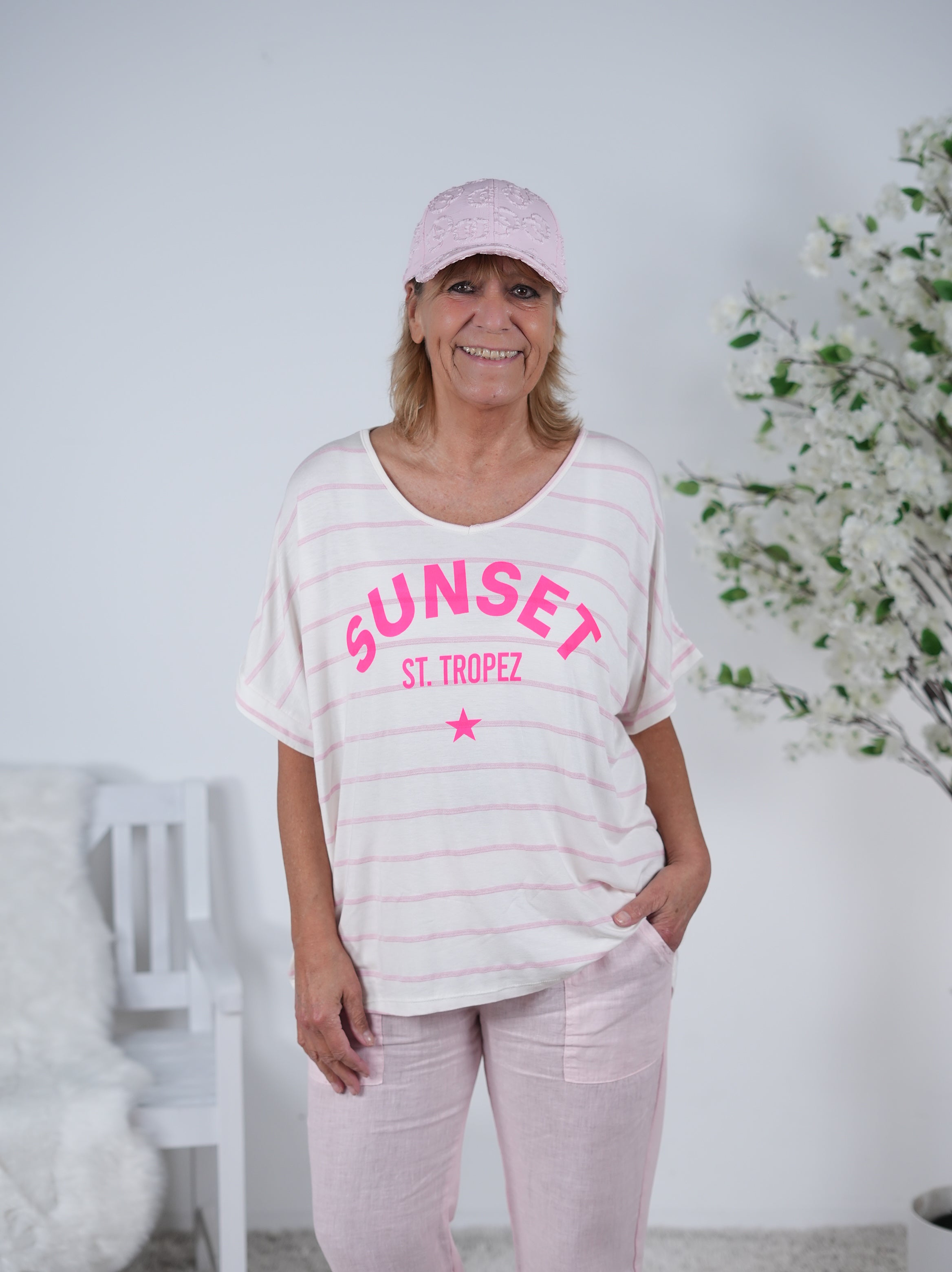 leichtes oversize Shirt mit Neon Schriftzug Rosa