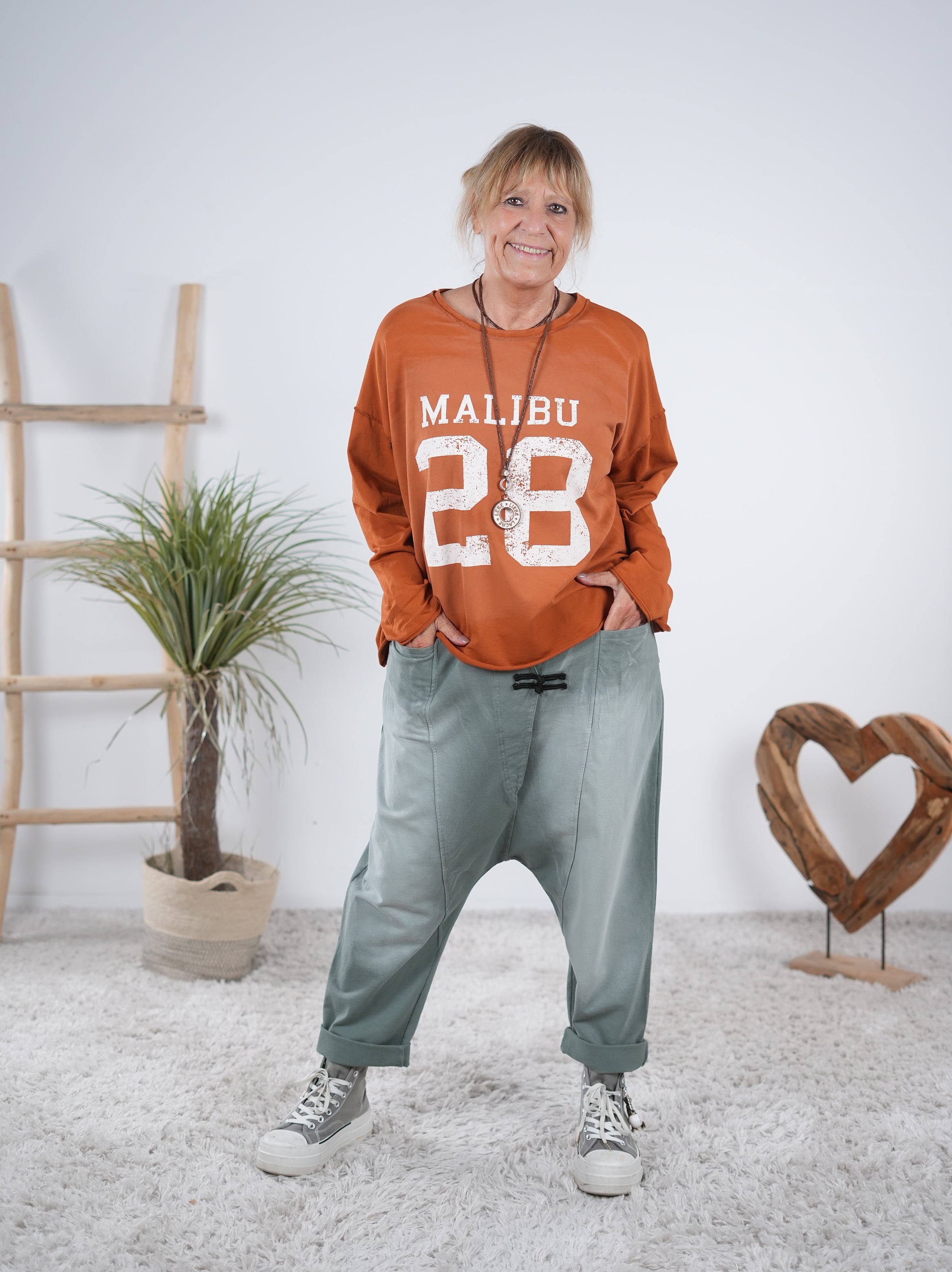leichtes Sweaty mit Rundhalsausschnitt und "Malibu" Print Terrakotta