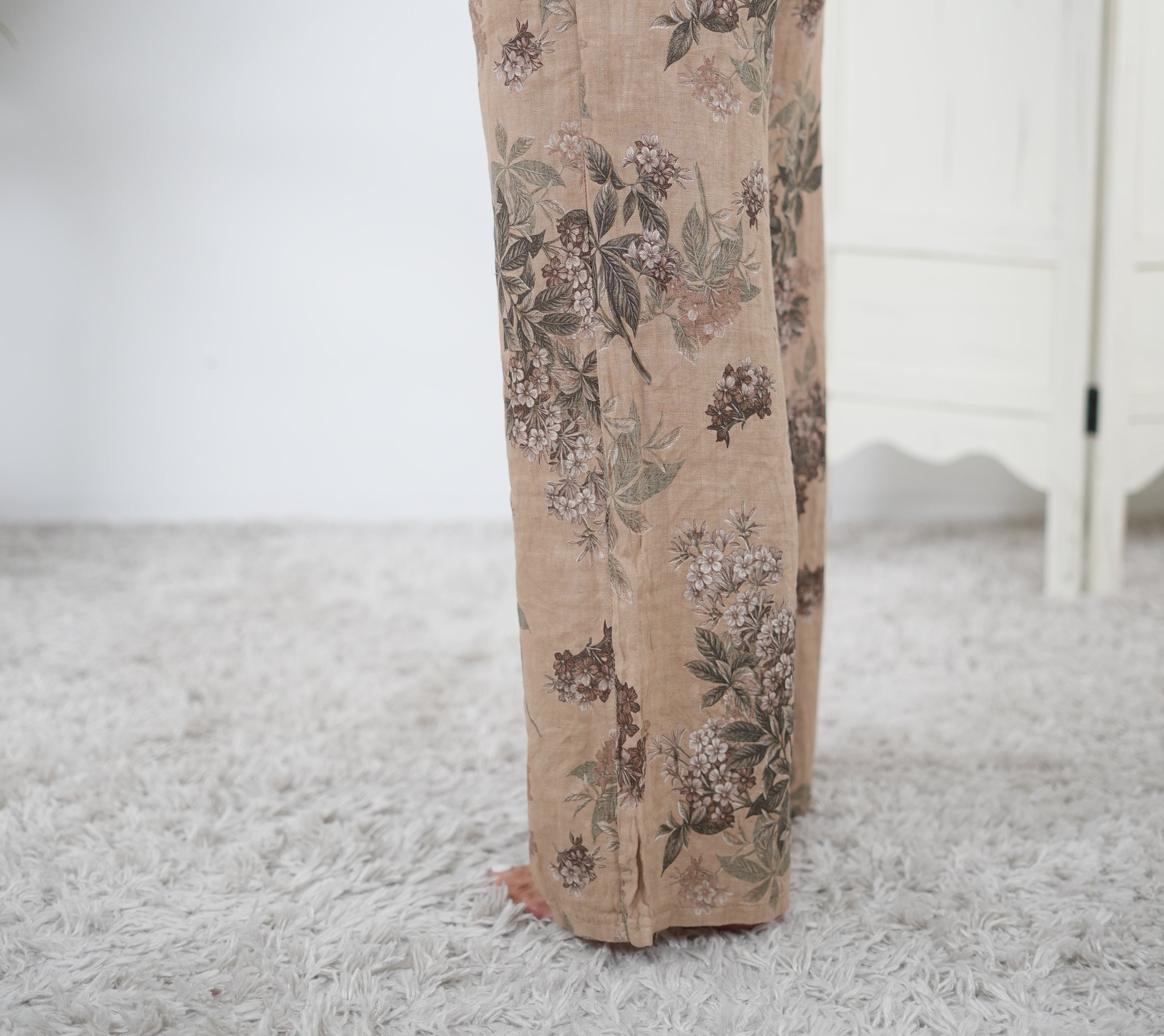 Luftige Leinen Marlene Hose mit Blumen Motiv