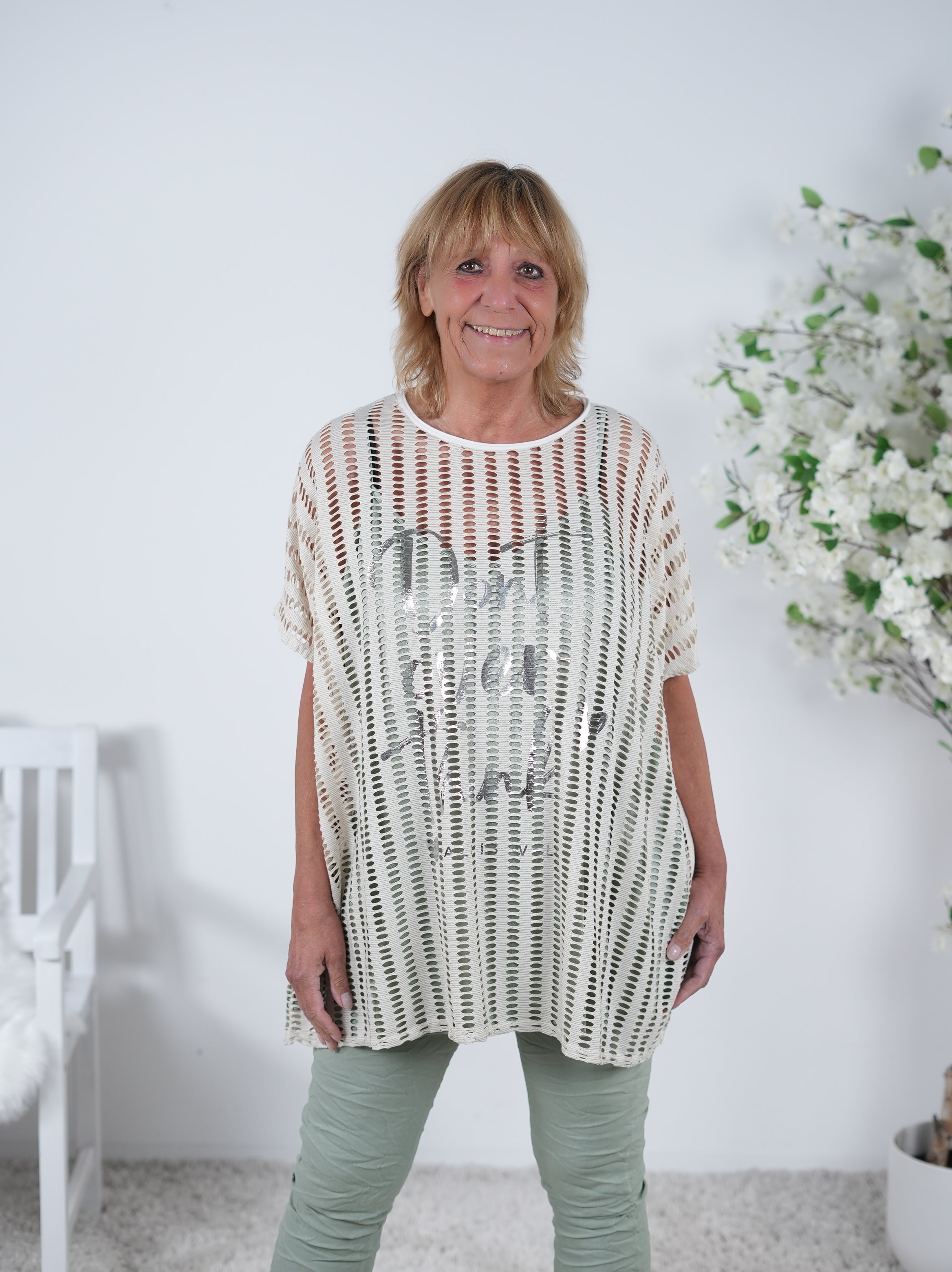 Netz Oberteil mit silbernem Schriftzug