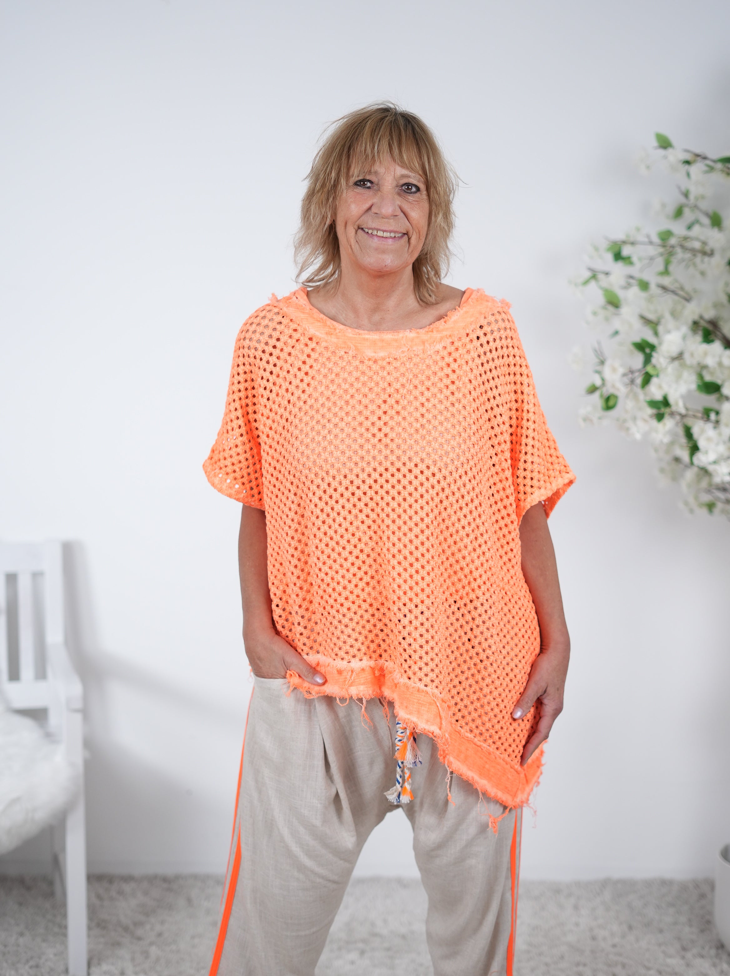 Netz Poncho mit ausgefranztem Abschluss Einheitsgröße (ca Gr. 38 "oversize"-42) Neon Orange