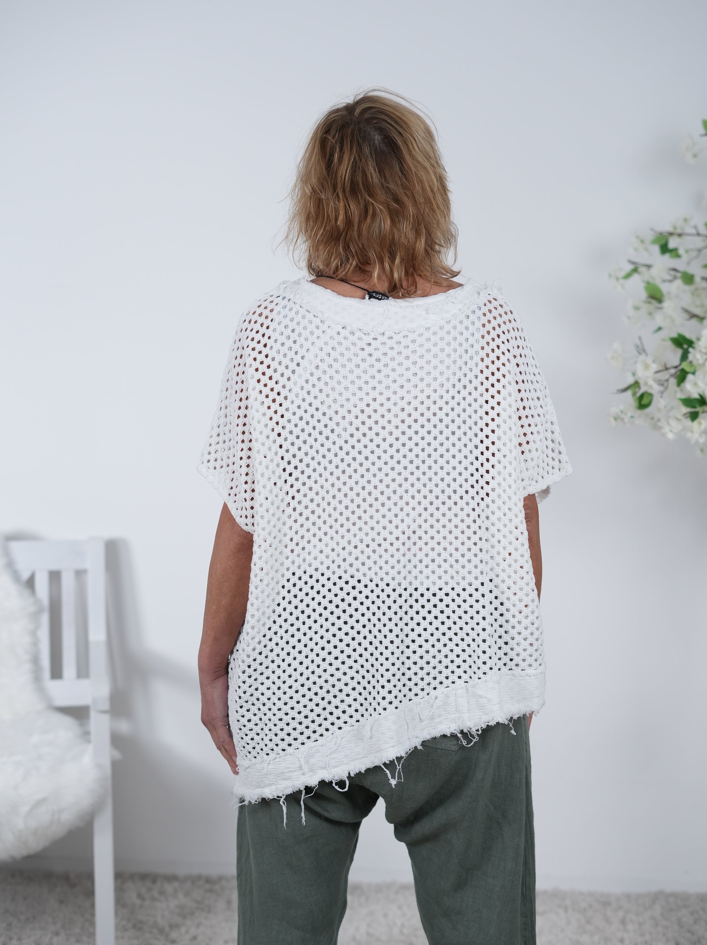 Netz Poncho mit ausgefranztem Abschluss