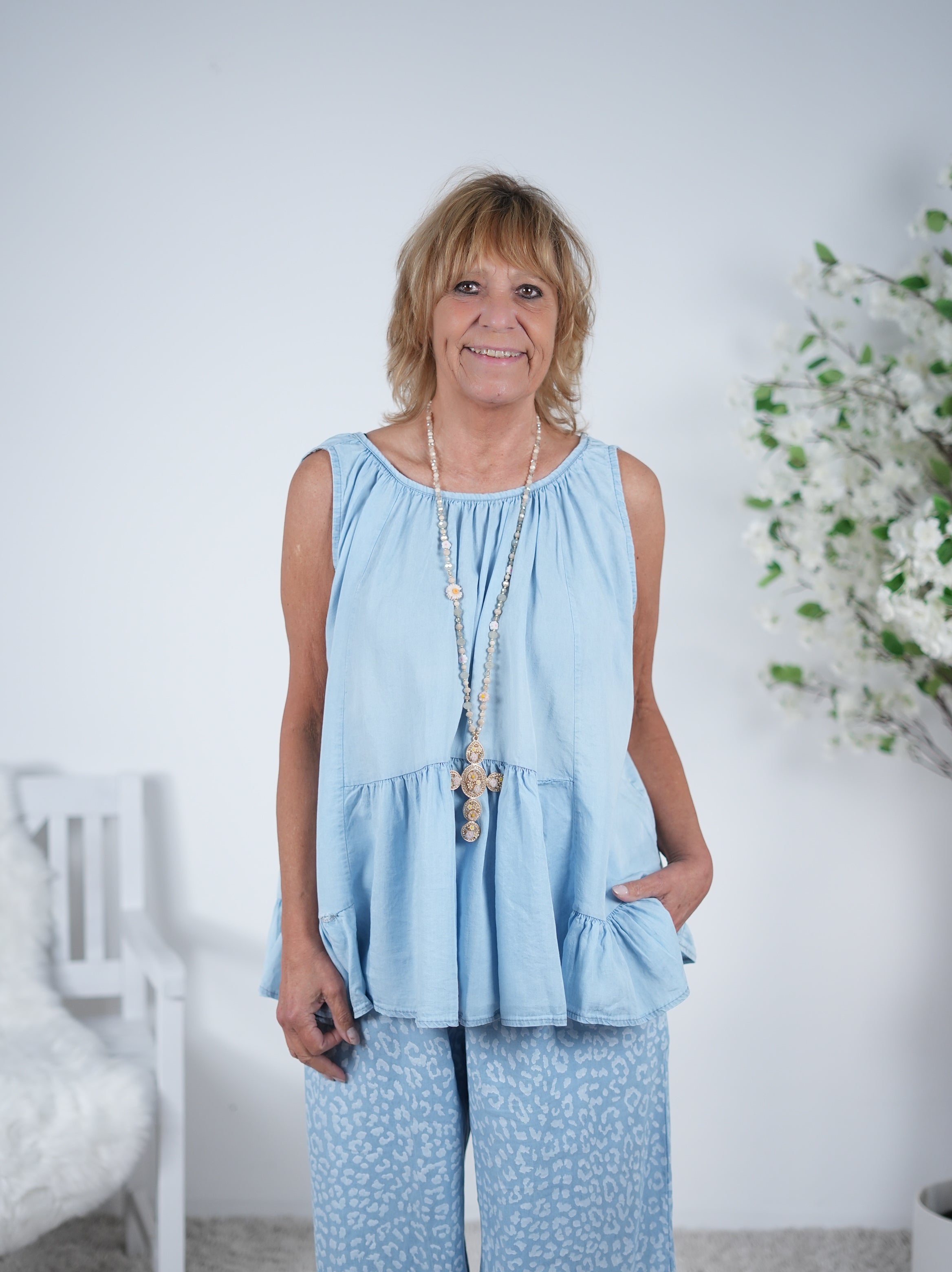 niedliches Top im Jeans Look mit Rückenausschnitt Einheitsgröße (ca Gr. 38 "oversize"-44) Helles Blau