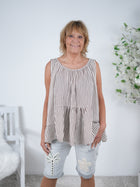 niedliches Top in Streifen mit Rückenausschnitt