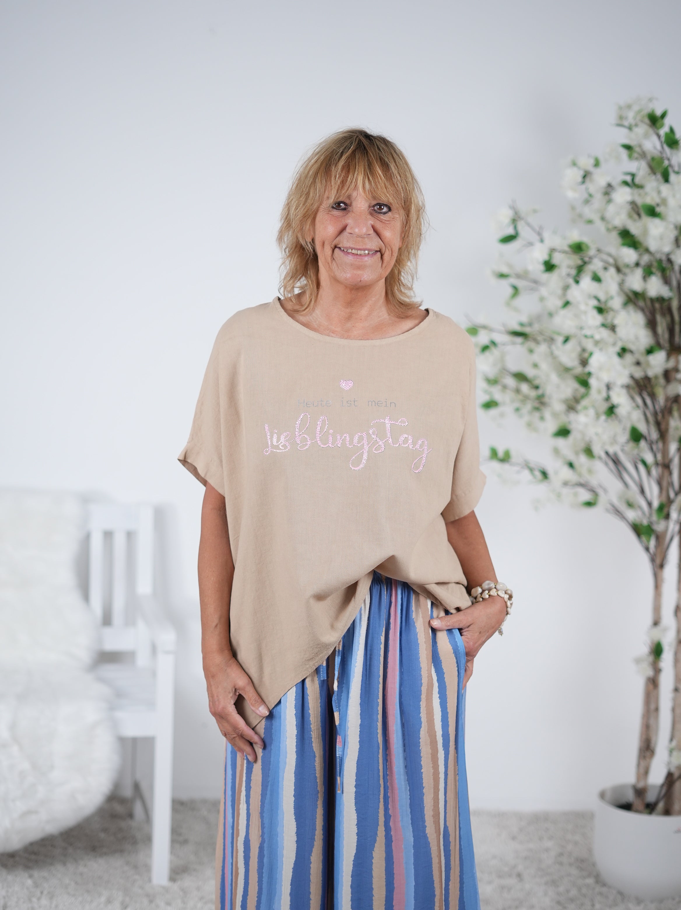 Oversize Shirt im Materialmix mit Schriftzug