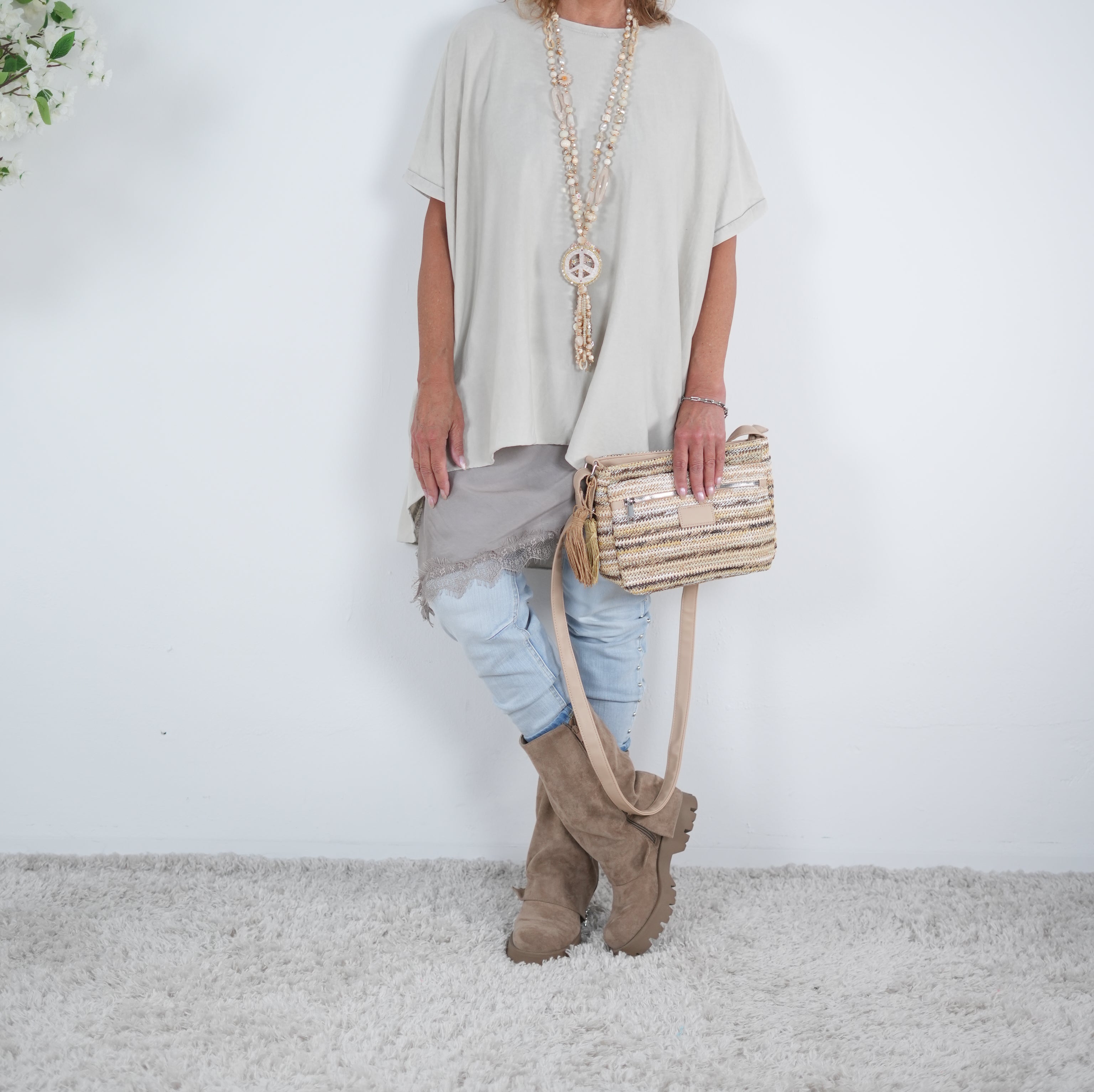 oversize Basic Shirt im Vokuhila Schnitt One Size (ca Gr. 42 44 "oversize"-48 50) Beige