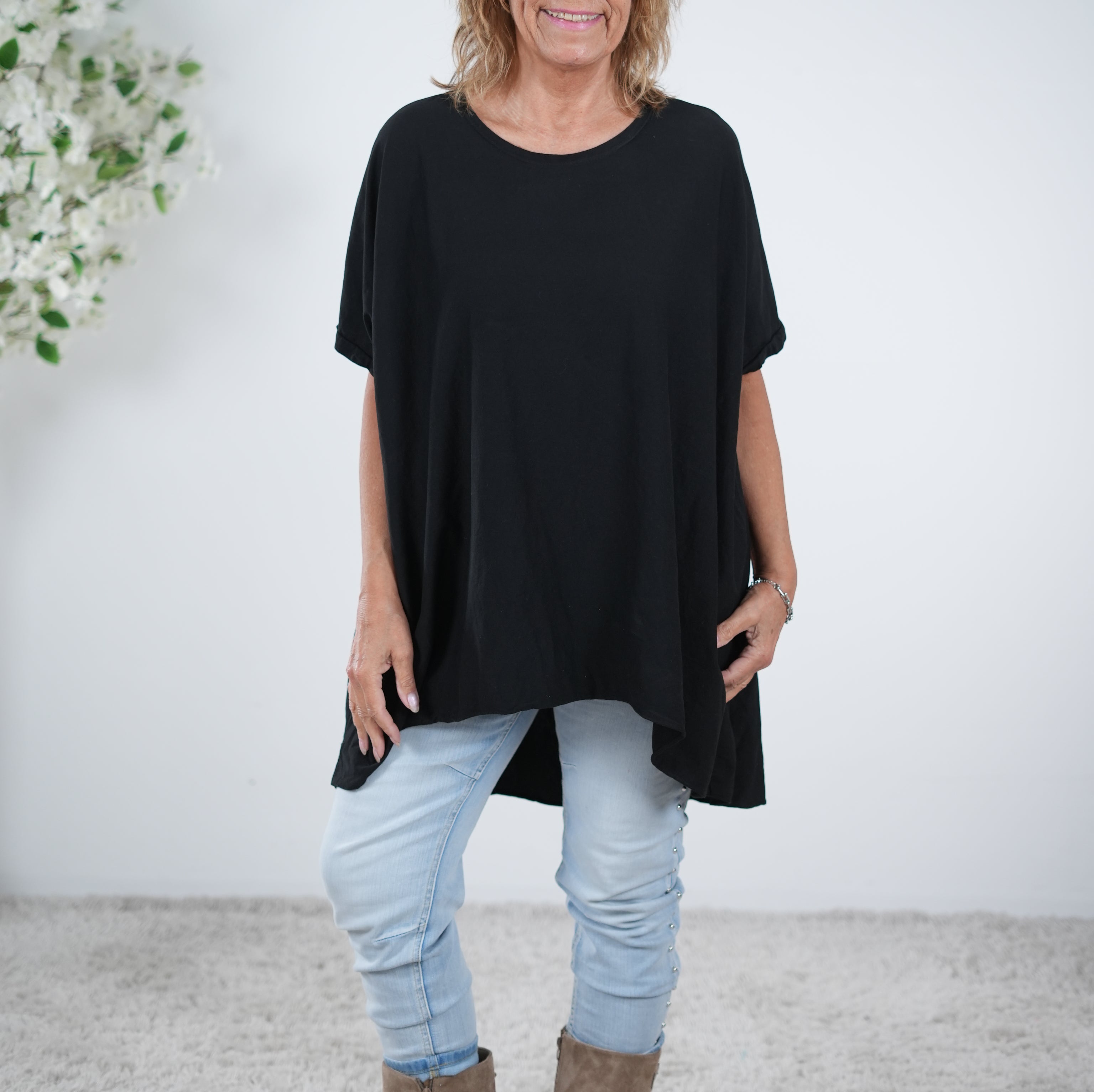 oversize Basic Shirt im Vokuhila Schnitt One Size (ca Gr. 42 44 "oversize"-48 50) Schwarz