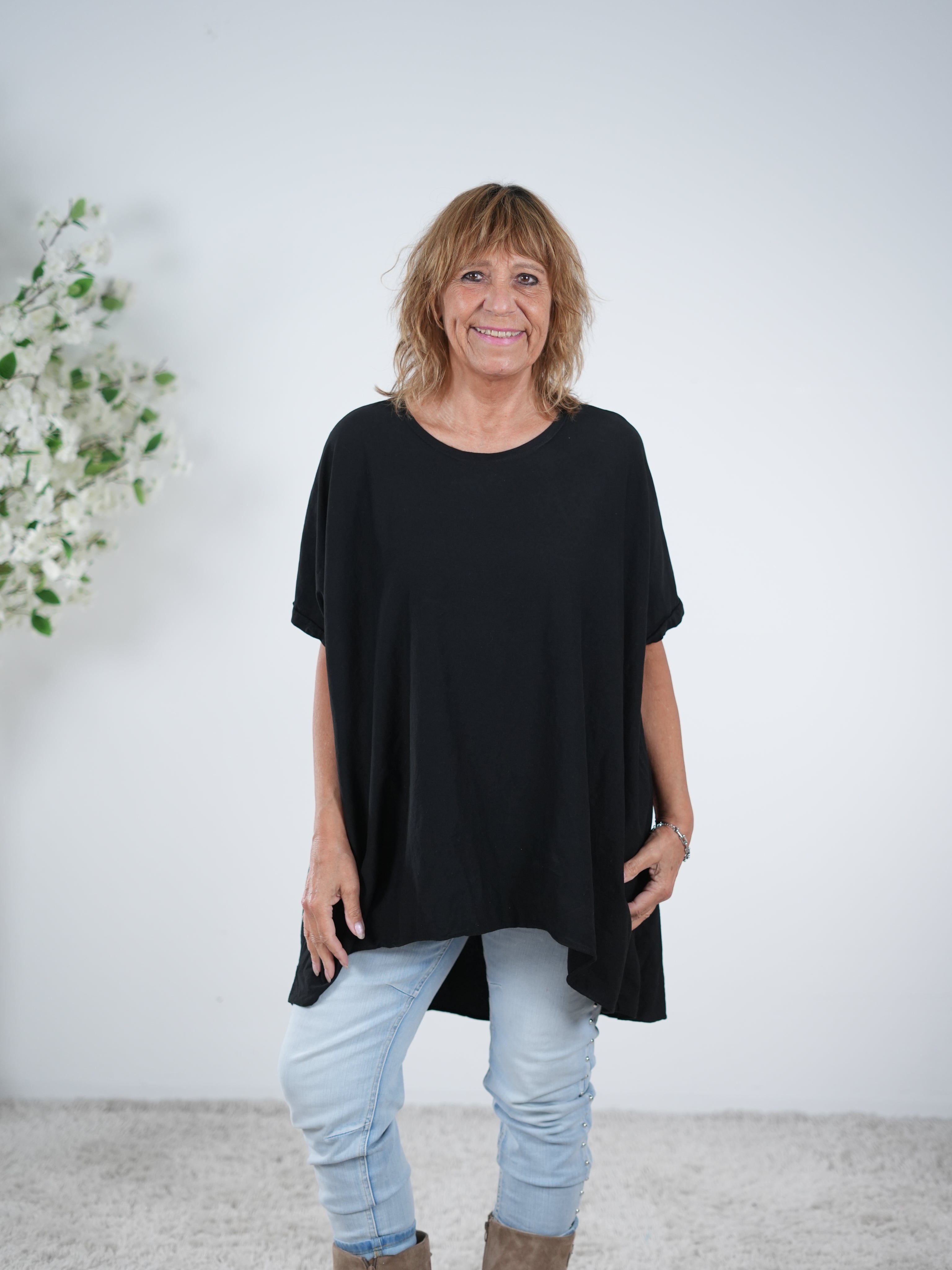 oversize Basic Shirt im Vokuhila Schnitt One Size (ca Gr. 42 44 "oversize"-48 50) Schwarz