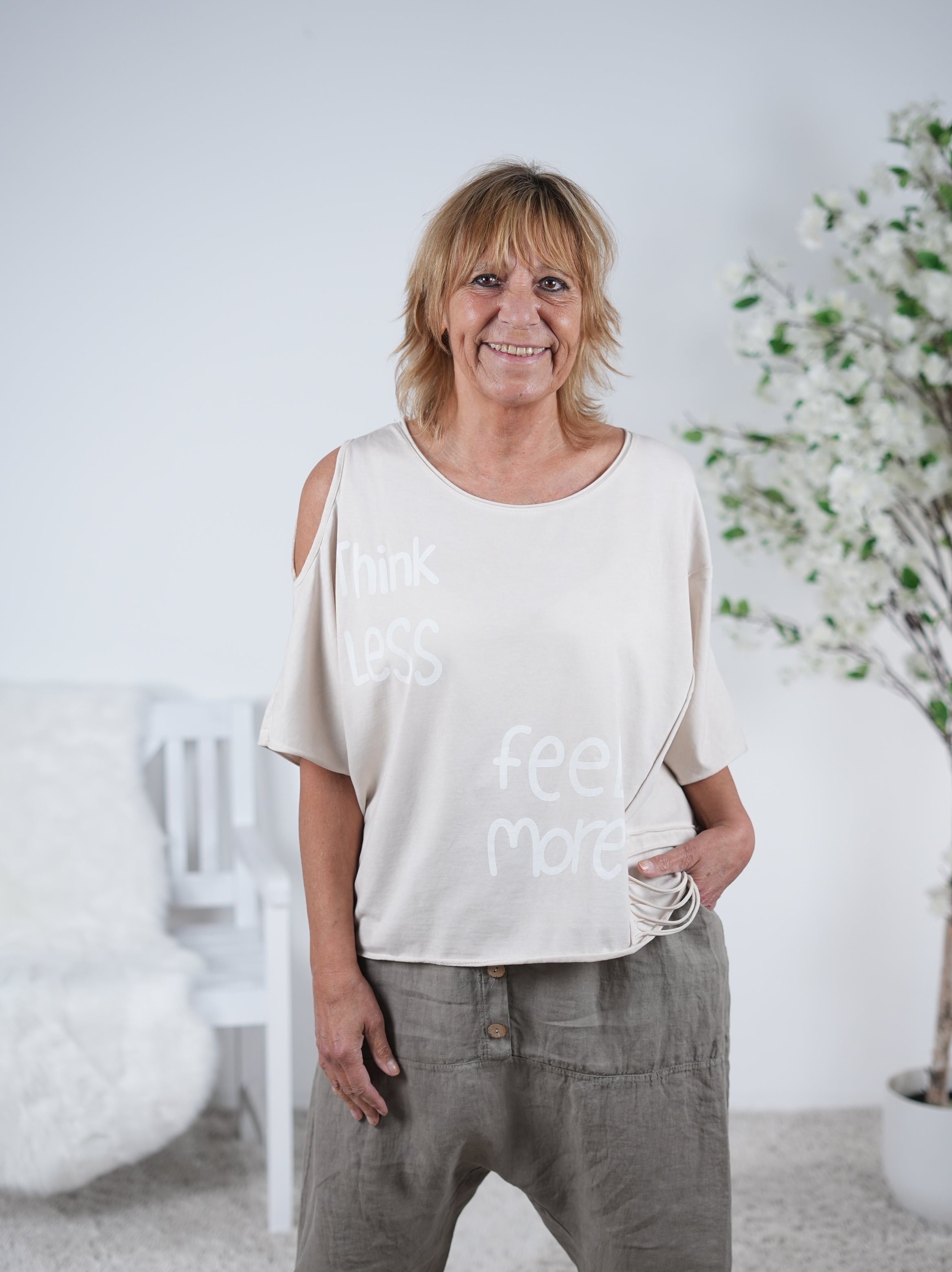 oversize Shirt mit überschnittenem Arm und Schriftzug Beige