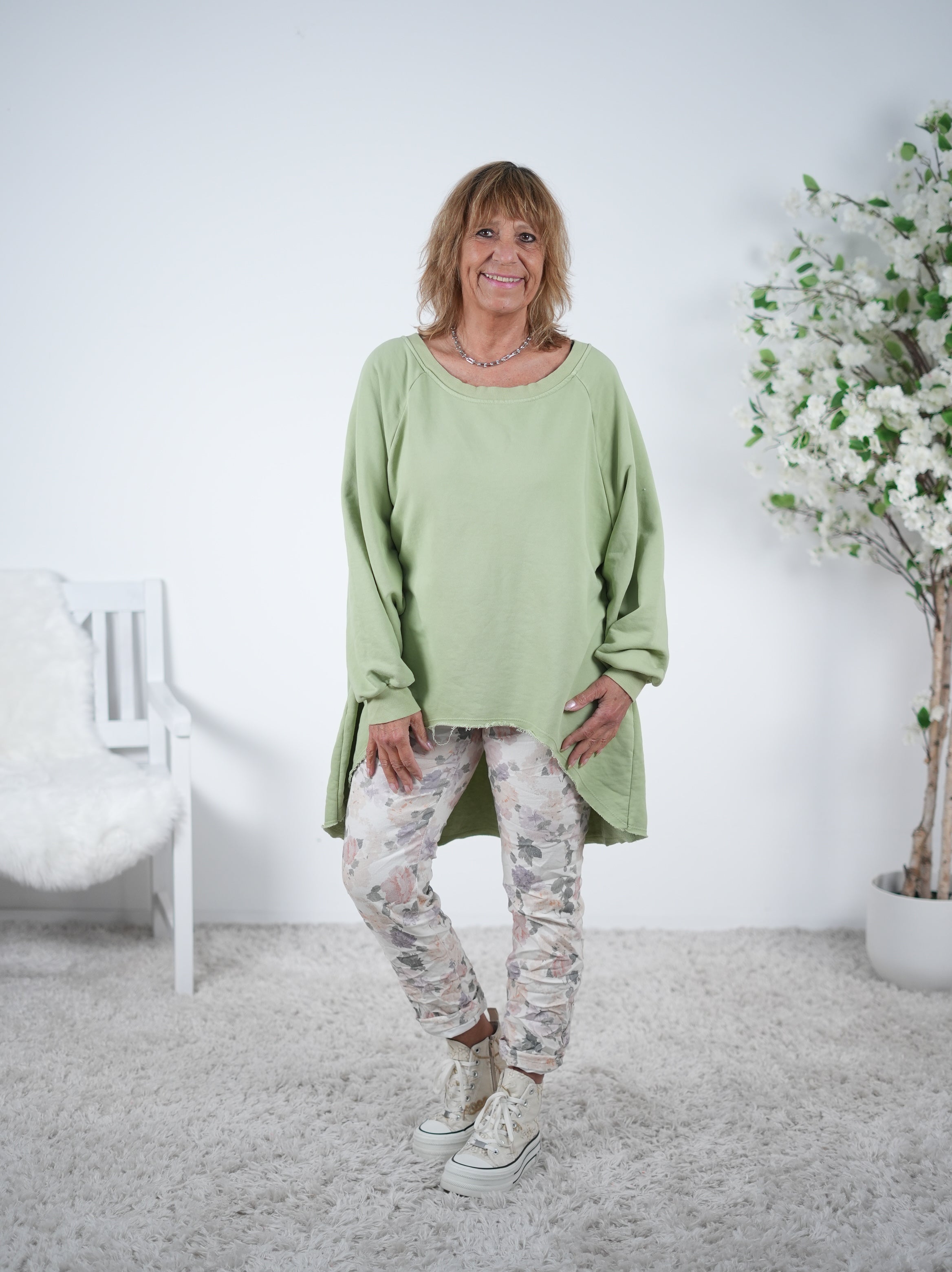 Oversize Sweaty im Vokuhila Schnitt