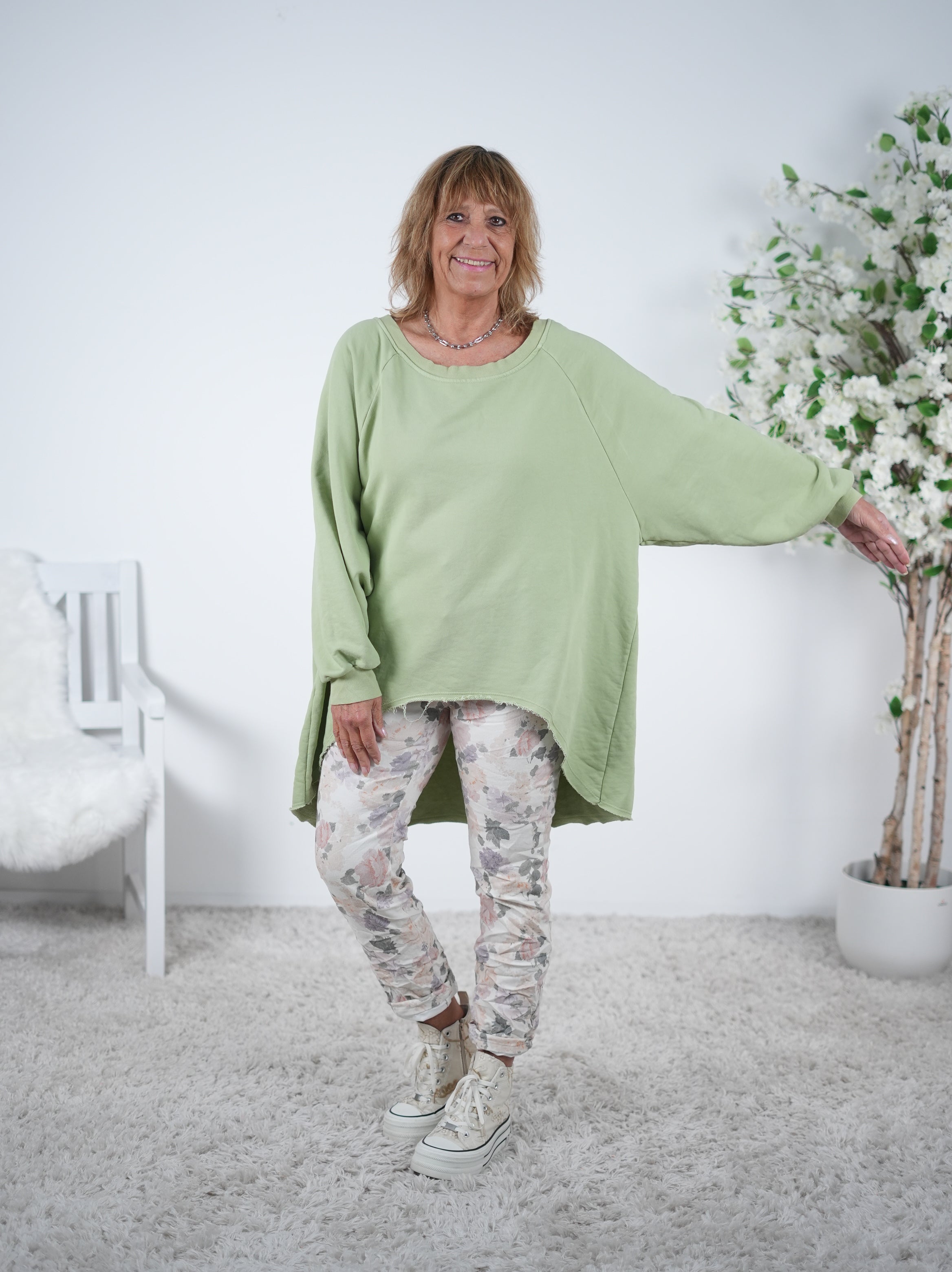 Oversize Sweaty im Vokuhila Schnitt