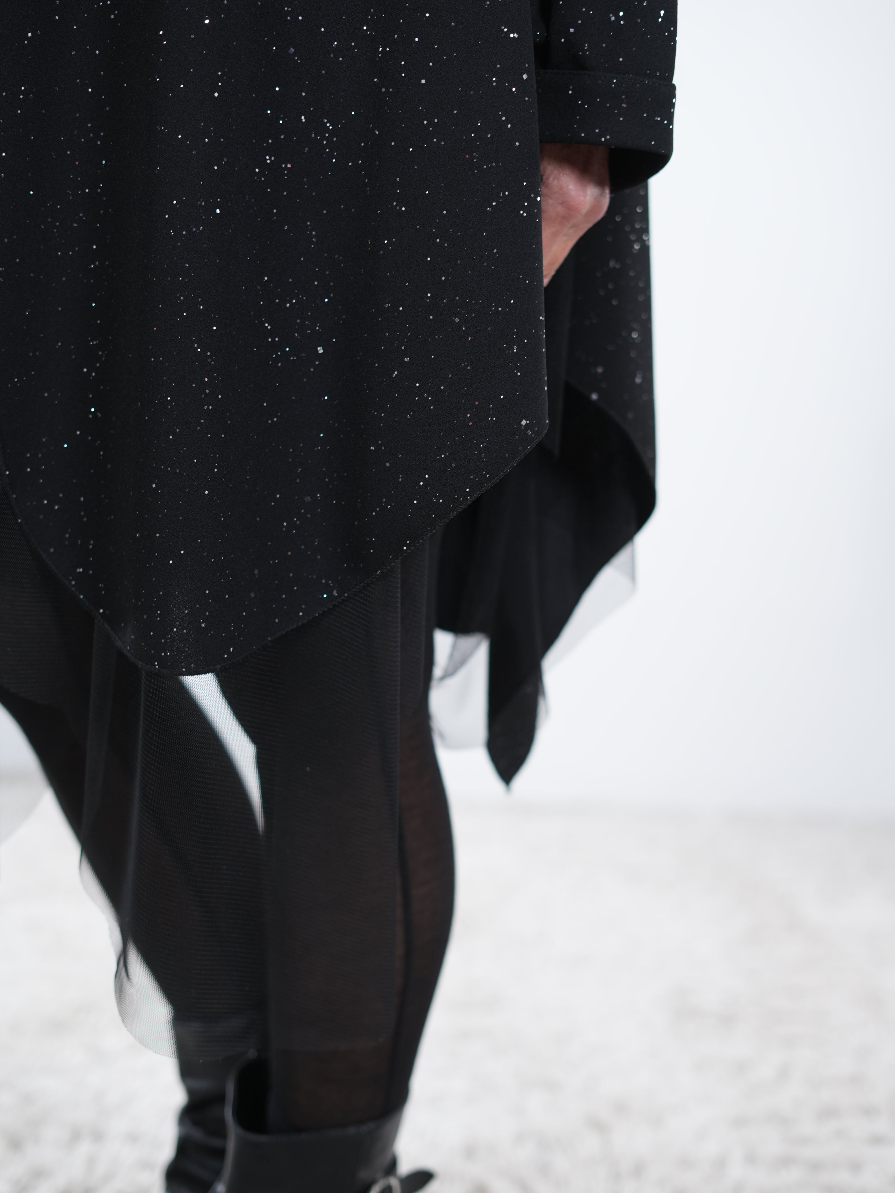 Nahaufnahme mit Fokus auf den Abschluss aus Tüll.