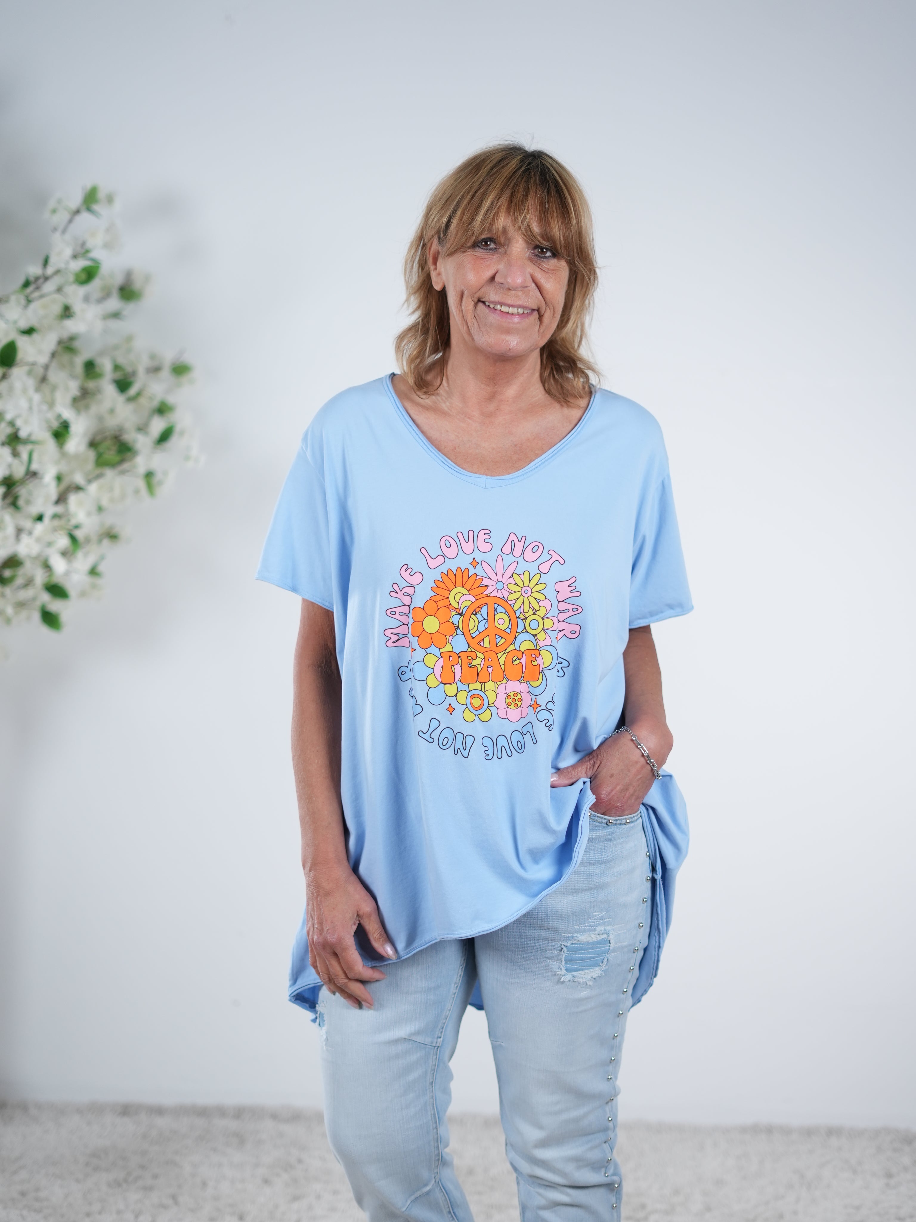 Shirt mit buntem Peace Schriftzug One Size (ca Größe 38 40-44) Blau