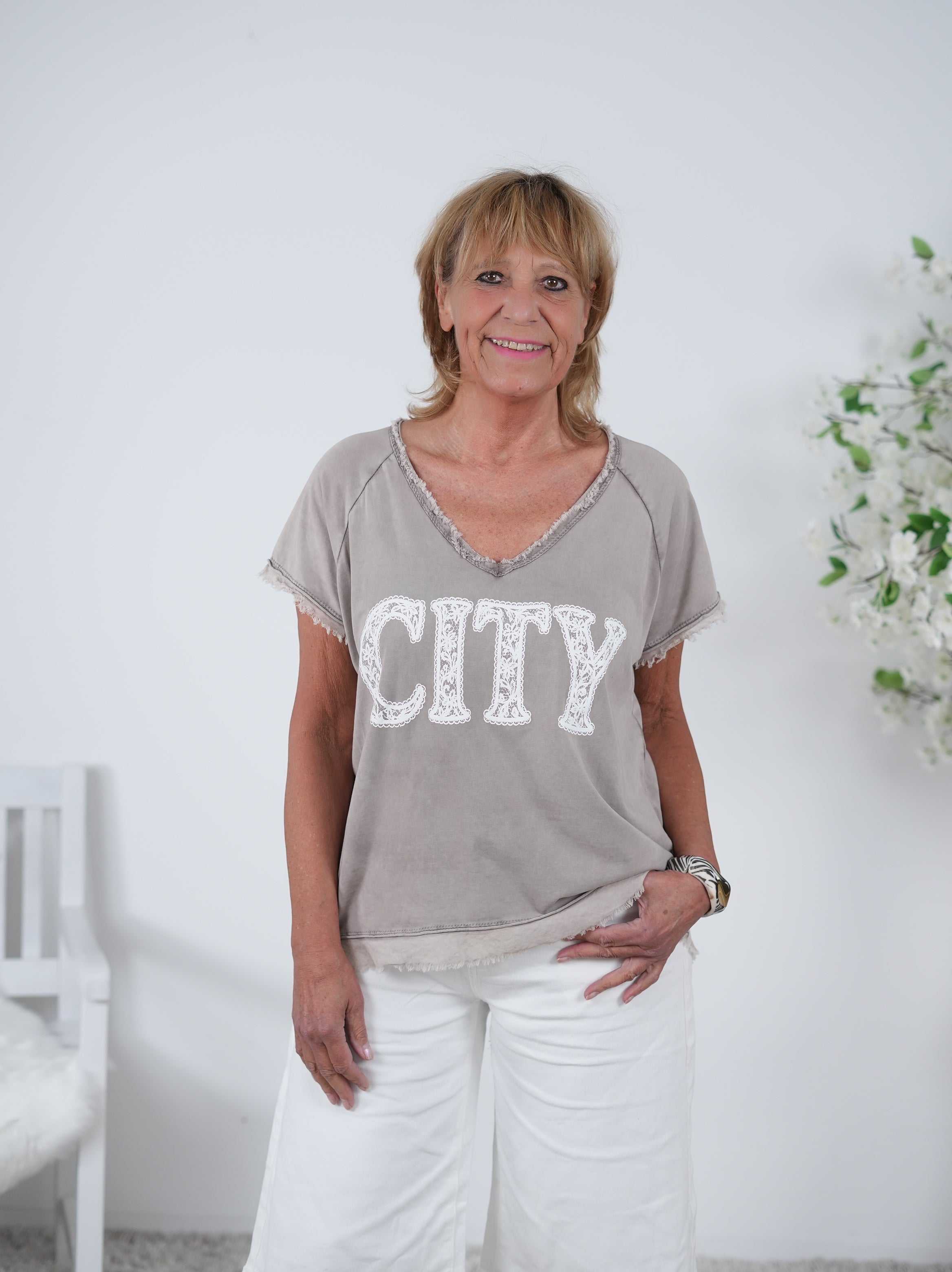 Shirt mit Schriftzug "City" Einheitsgröße (ca Gr. 38-42) Taupe