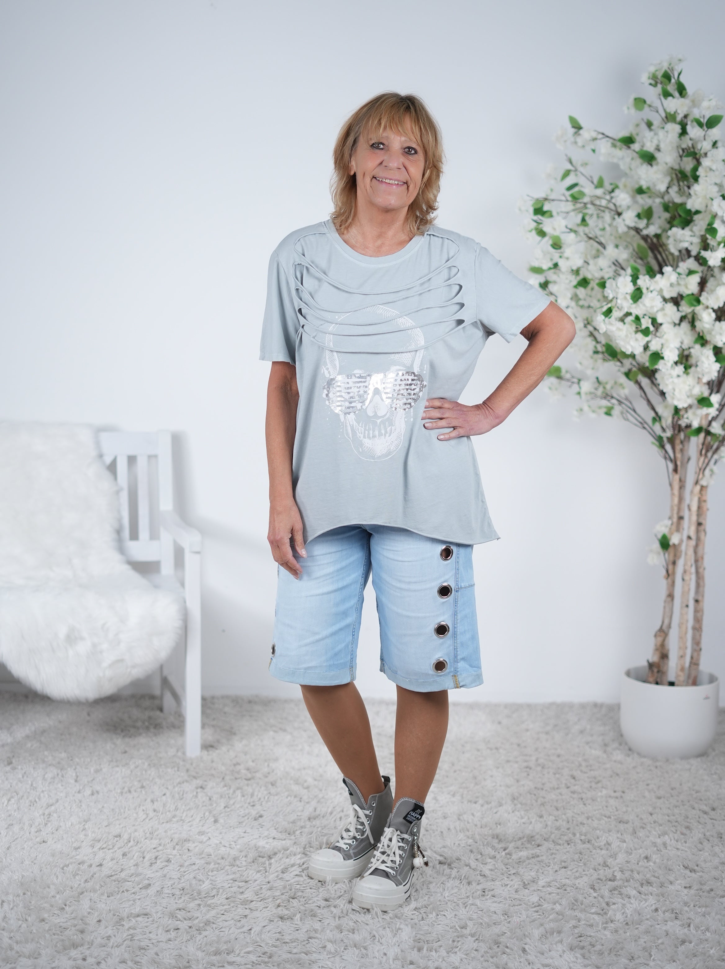 Shirt mit Skull Print Einheitsgröße (ca Gr. 38 "oversize"-44) Hellgrau