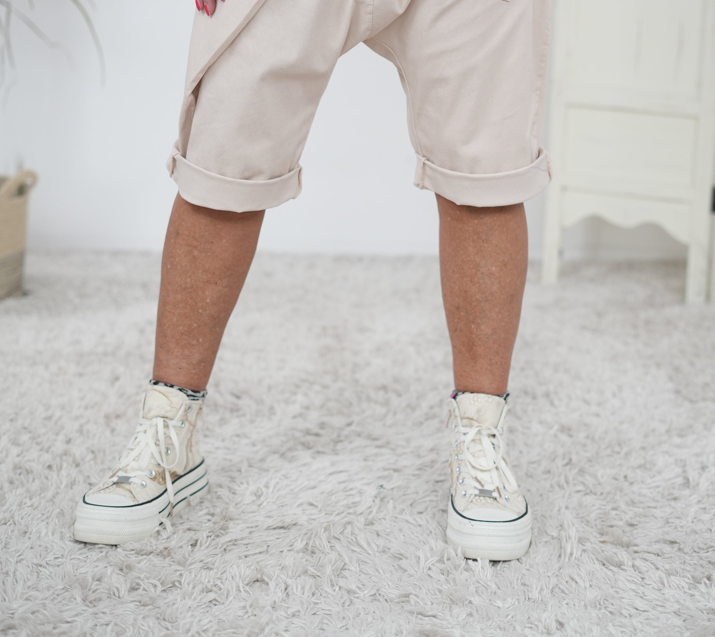 sportliche, kurze Baggy mit Gummizug Beige